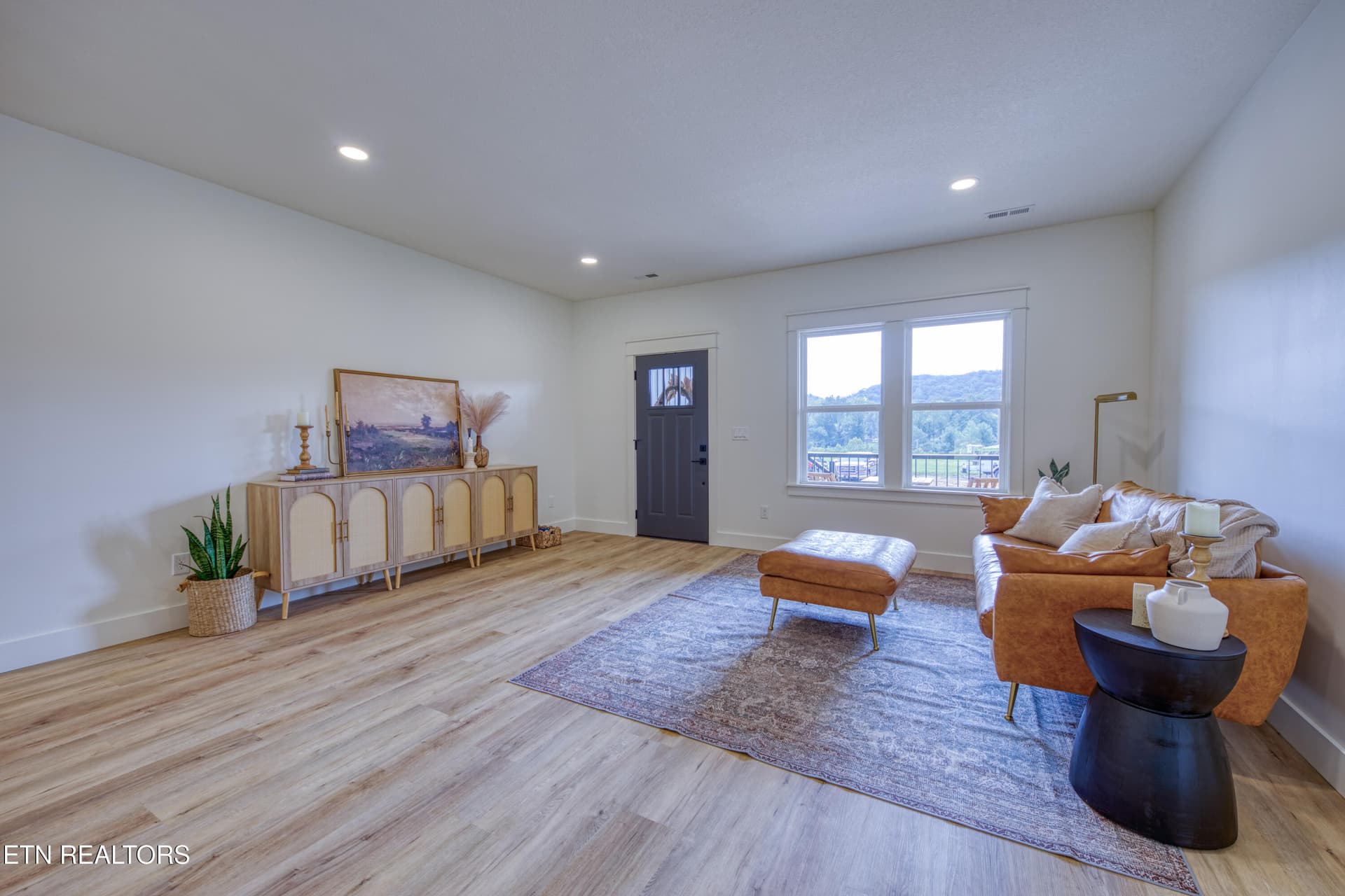 Living Room - 180 Huckleberry Hollow, Kingston, TN 37763