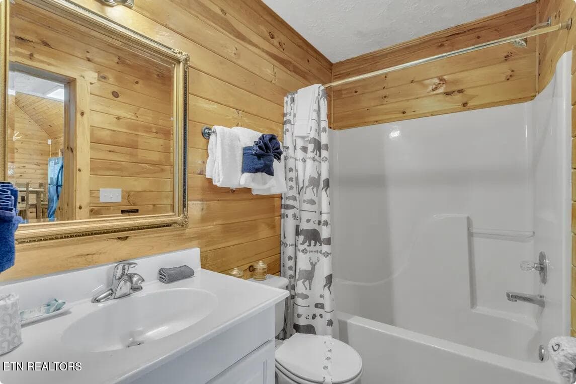 Screenshot 2025-11-21 at 11-48-48 Red Oa - 1815 Maranohe Way Way, Sevierville, TN 37862