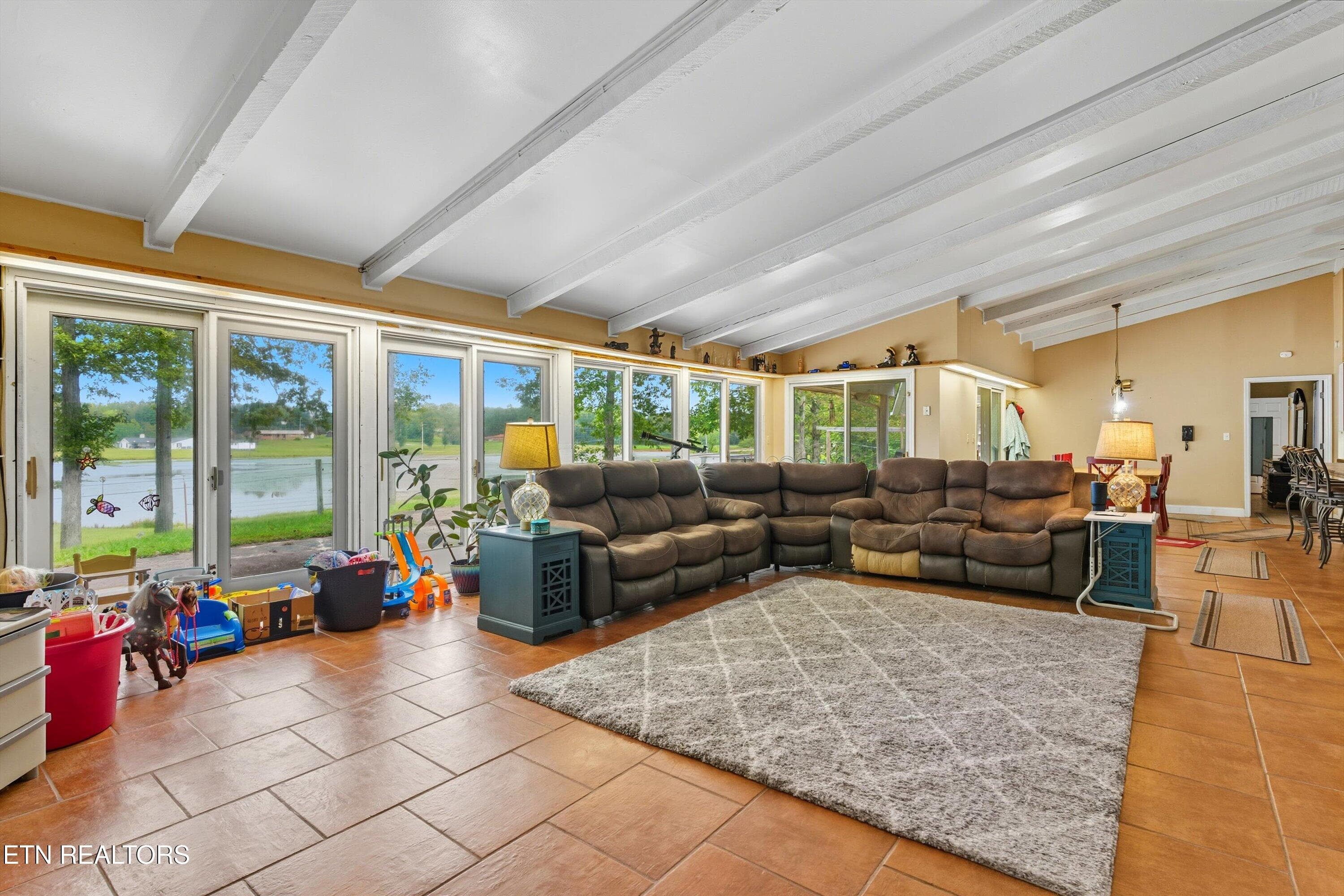 17-605 S Lake Dr-17 - 605 S Lake Drive A, Oneida, TN 37841