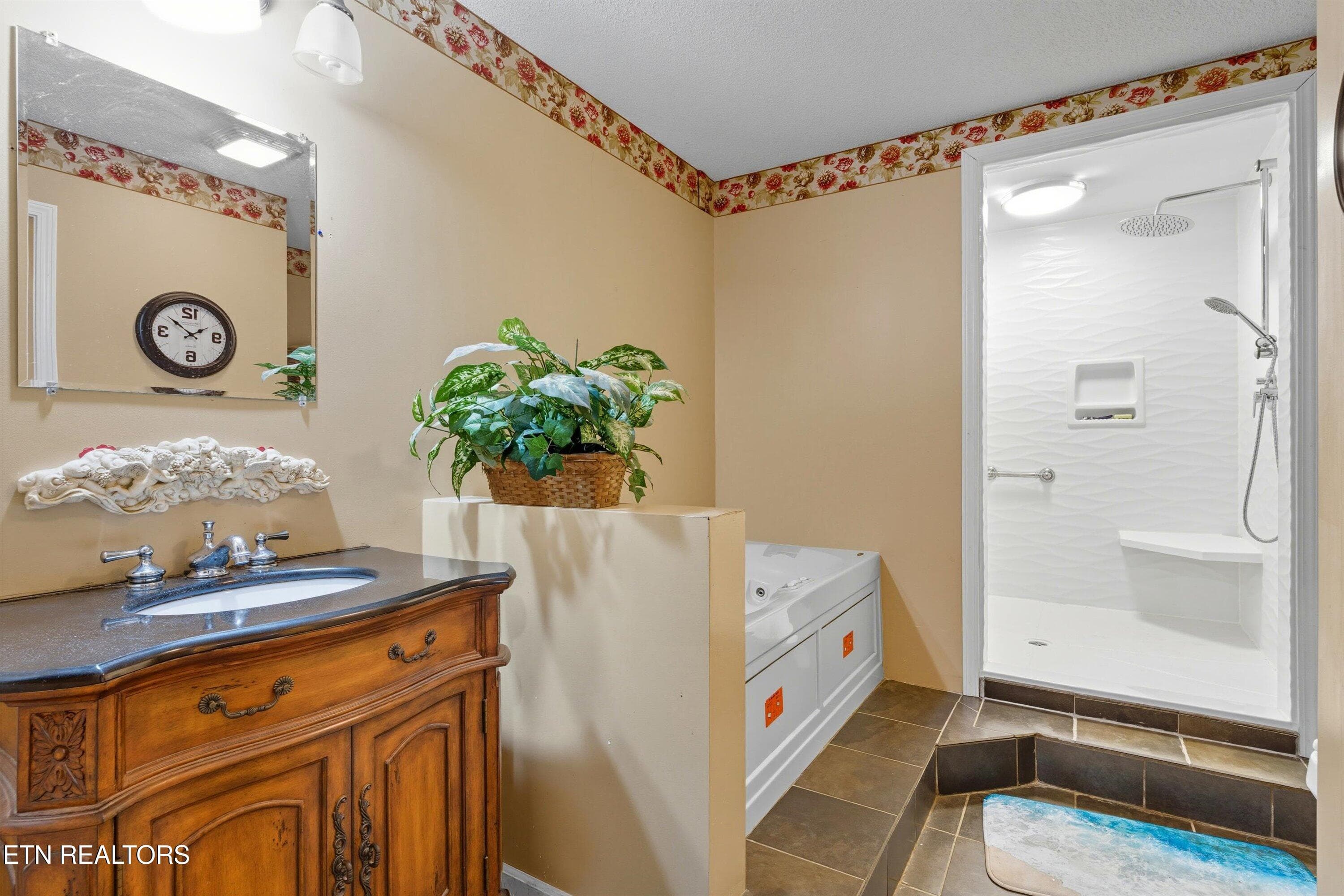 21-605 S Lake Dr-21 - 605 S Lake Drive A, Oneida, TN 37841