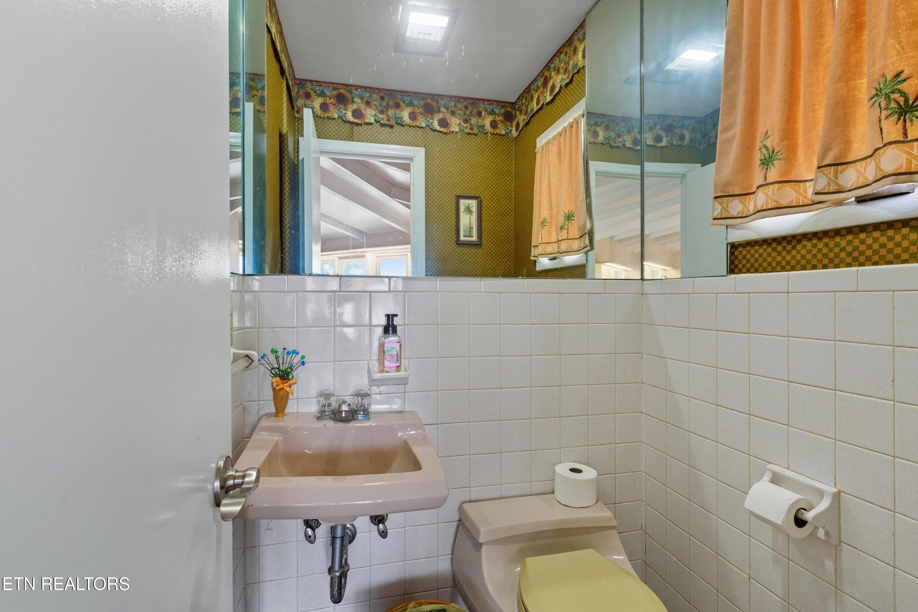 24-605 S Lake Dr-24 - 605 S Lake Drive A, Oneida, TN 37841
