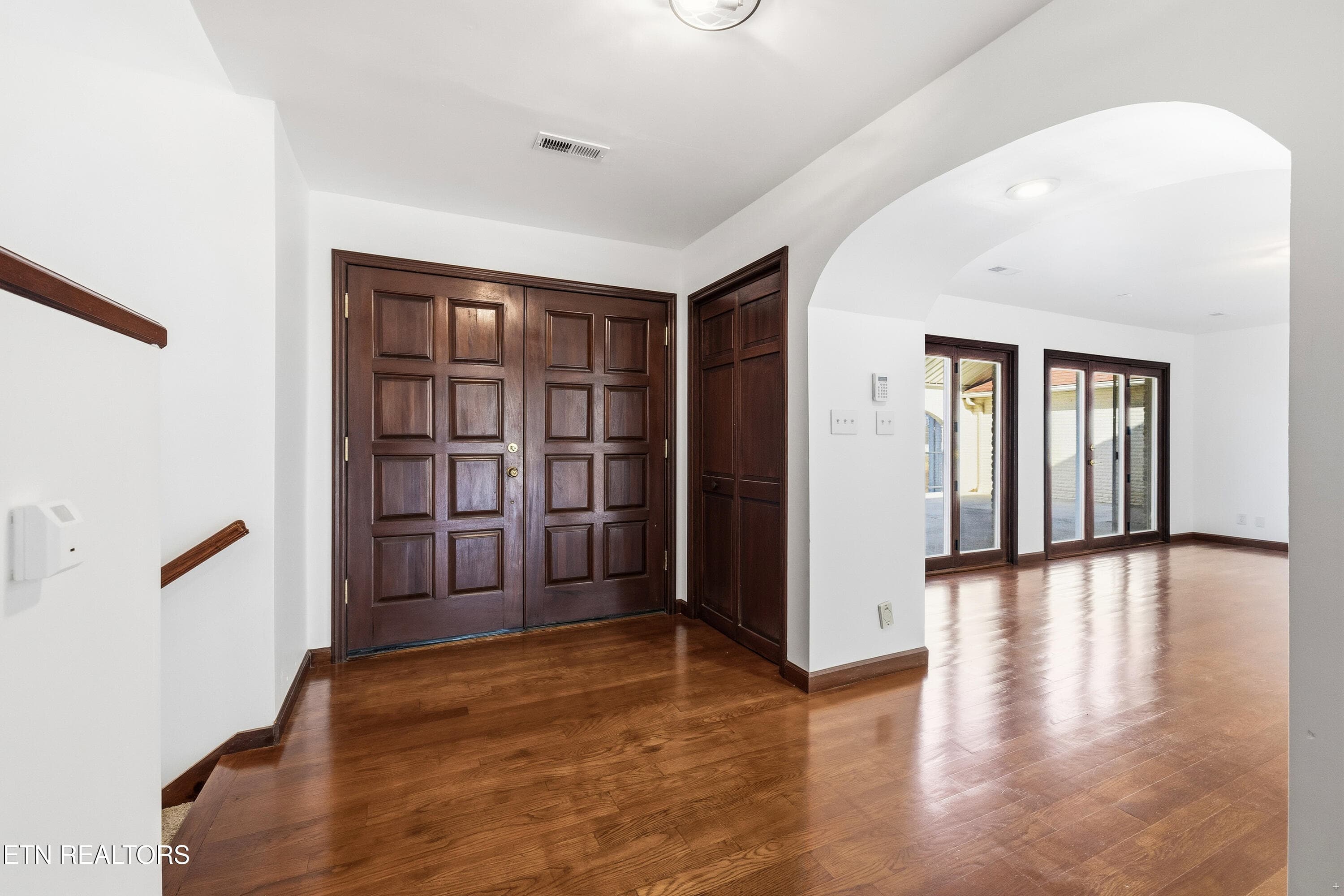 FOYER - 8002 Jackson Bend Rd, Lenoir City, TN 37772