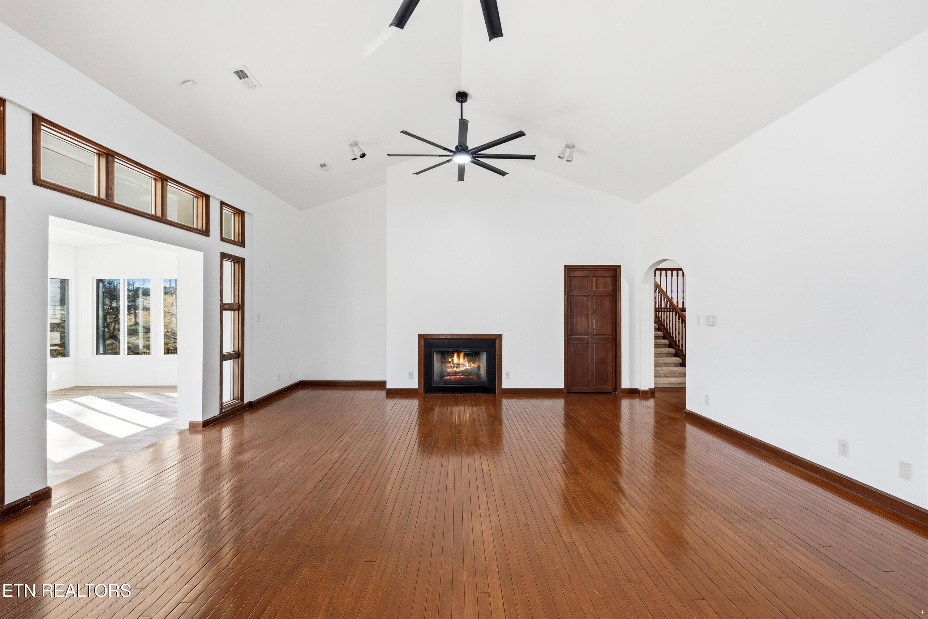 DEN INTO SUNROOM - 8002 Jackson Bend Rd, Lenoir City, TN 37772