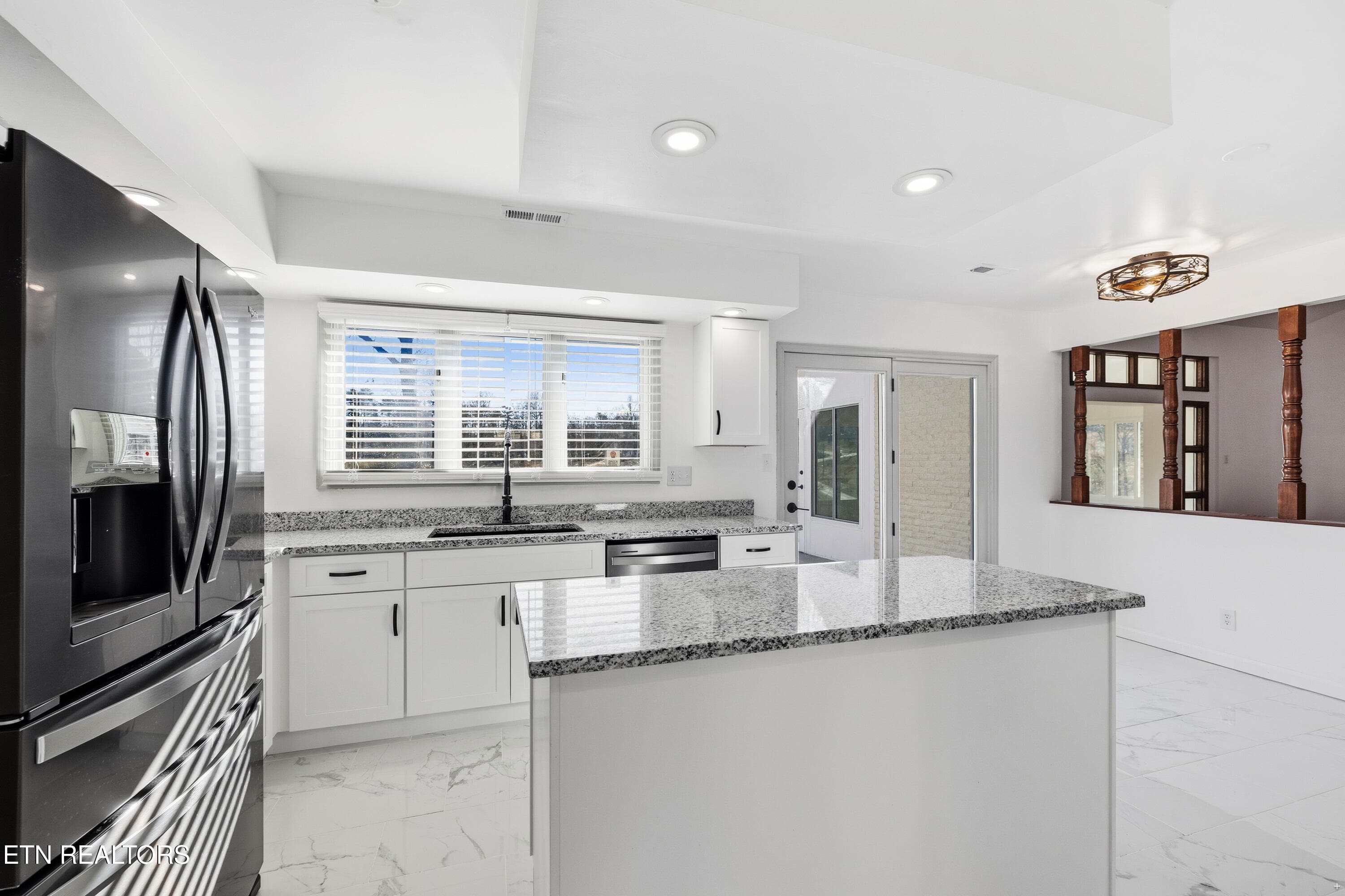 KITCHEN - 8002 Jackson Bend Rd, Lenoir City, TN 37772
