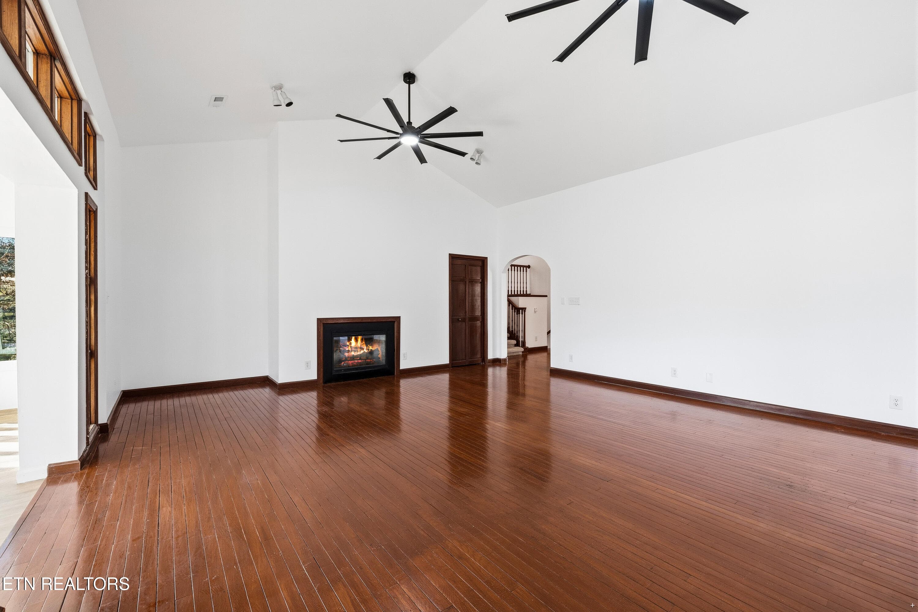 DEN INTO SUNROOM - 8002 Jackson Bend Rd, Lenoir City, TN 37772