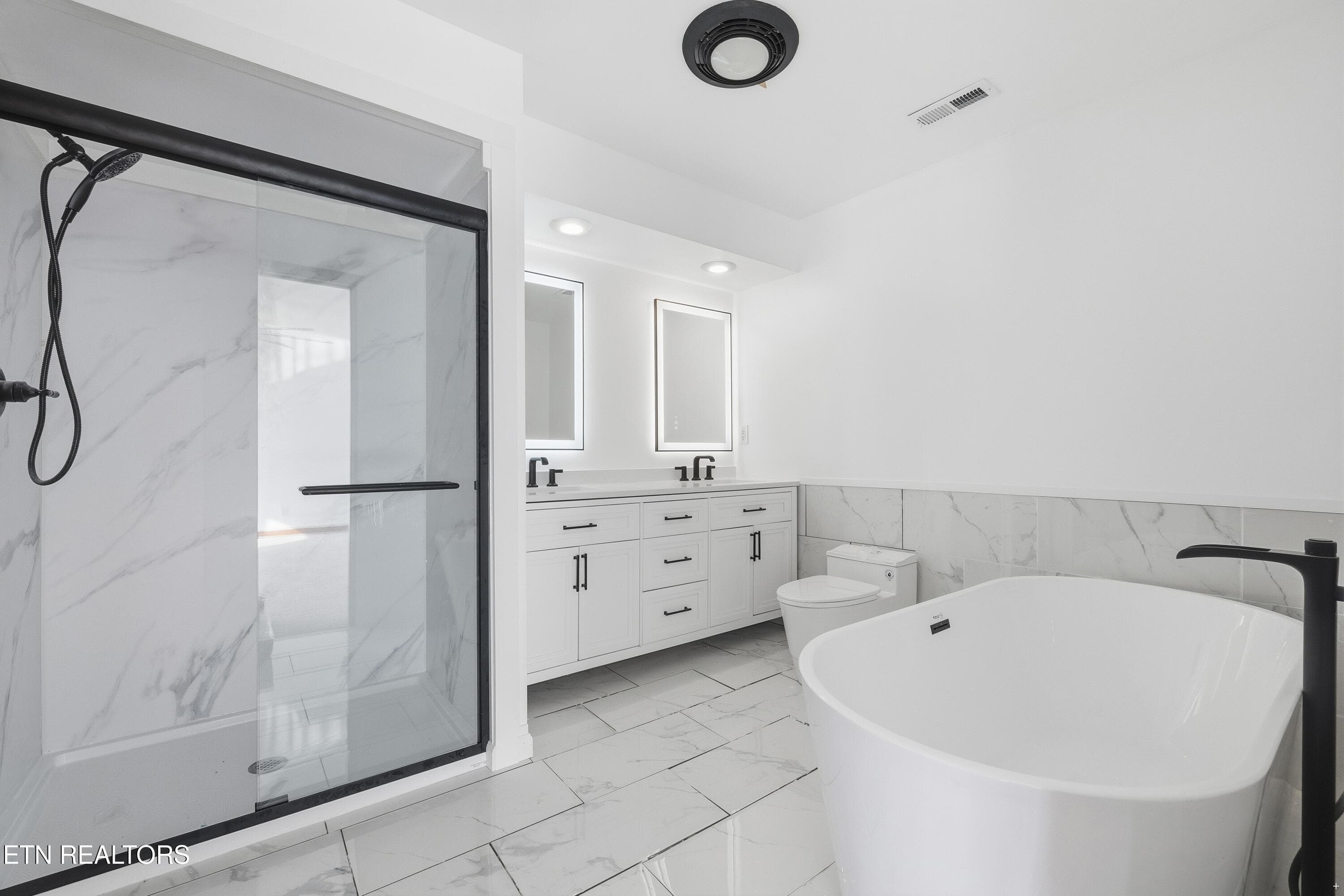 MASTER BATHROOM - 8002 Jackson Bend Rd, Lenoir City, TN 37772