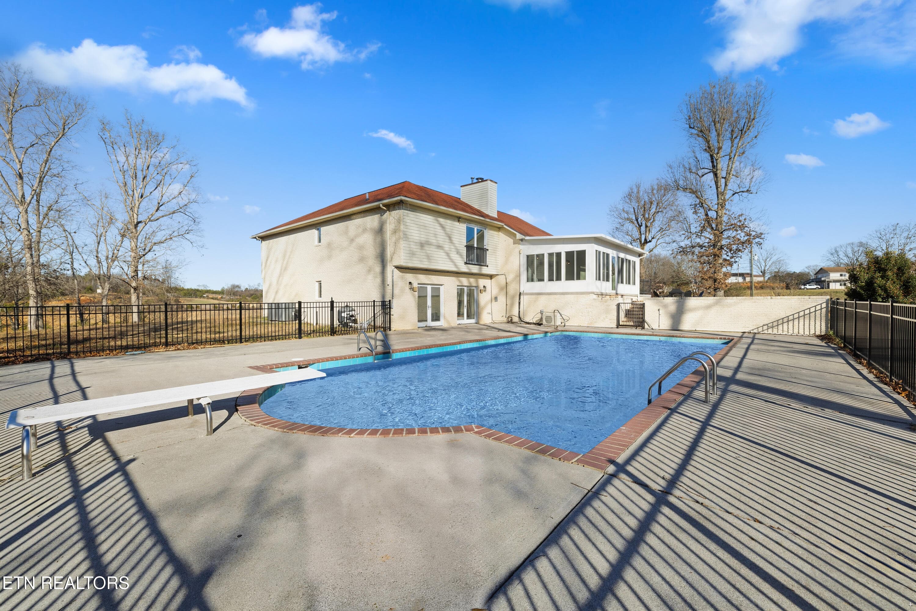 POOL - 8002 Jackson Bend Rd, Lenoir City, TN 37772