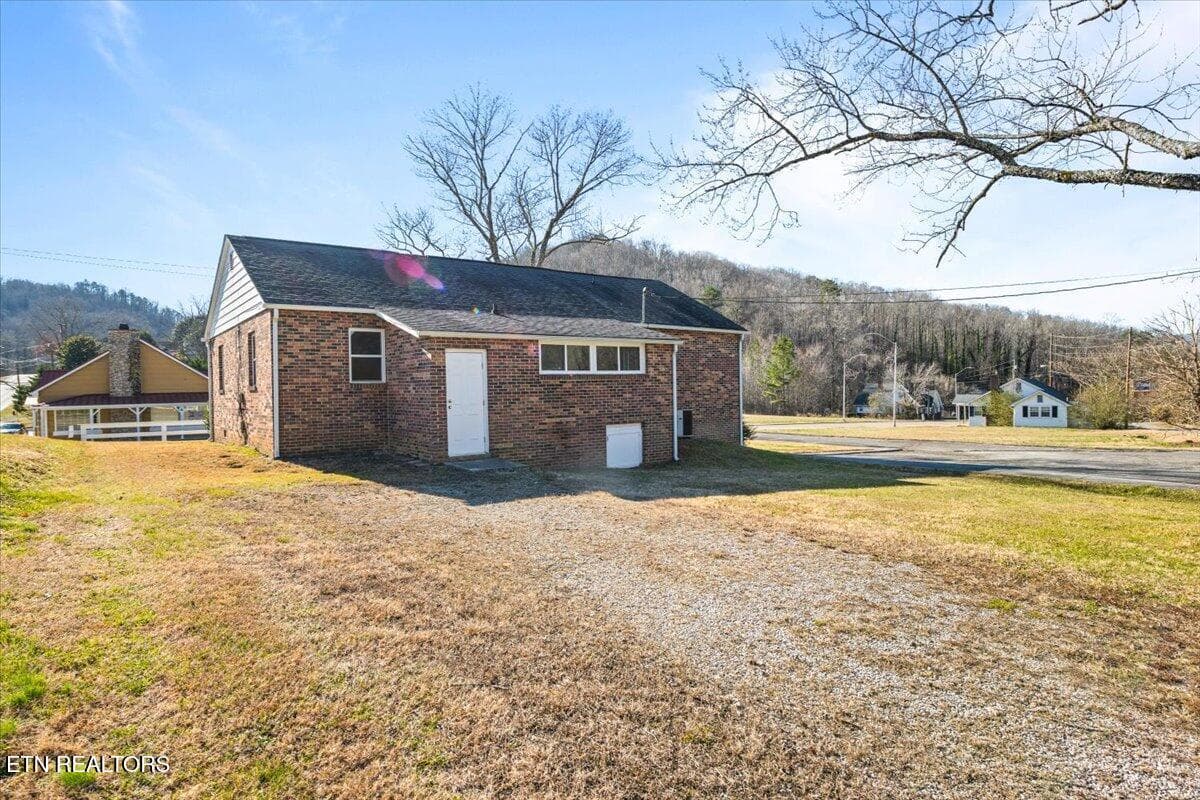 37-5th St - 1171 5Th St, Jellico, TN 37762