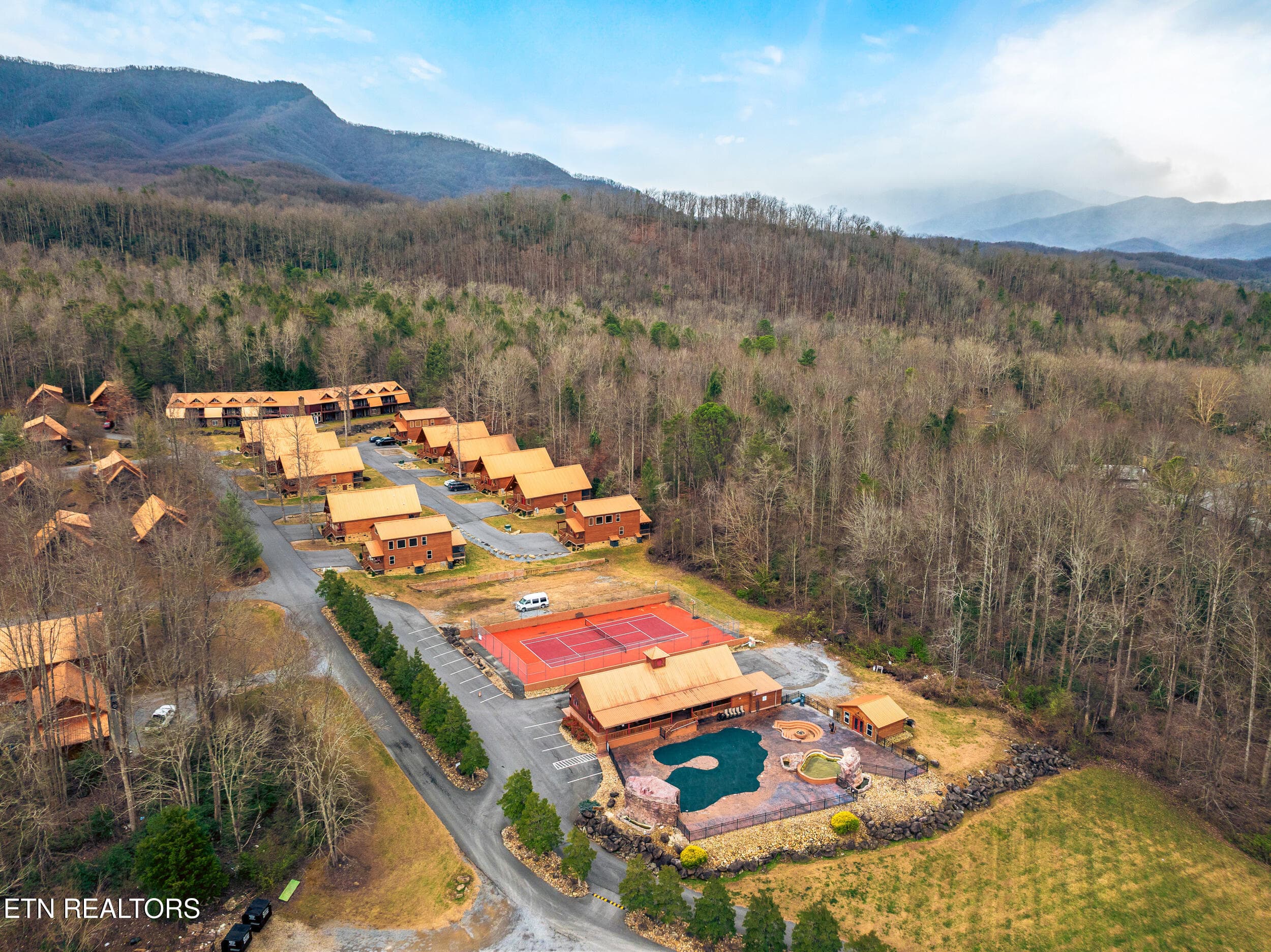 206 forrest loop way_15-33 - 206 Forrest Loop Way 15, Gatlinburg, TN 37738, Gatlinburg