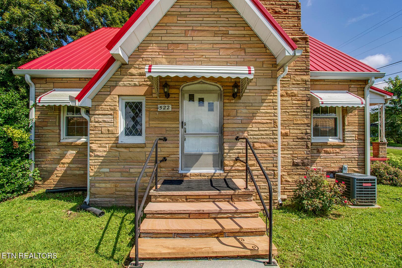05_CourtStreet_522_FrontEntry - 522 Court St, Wartburg, TN 37887, Wartburg