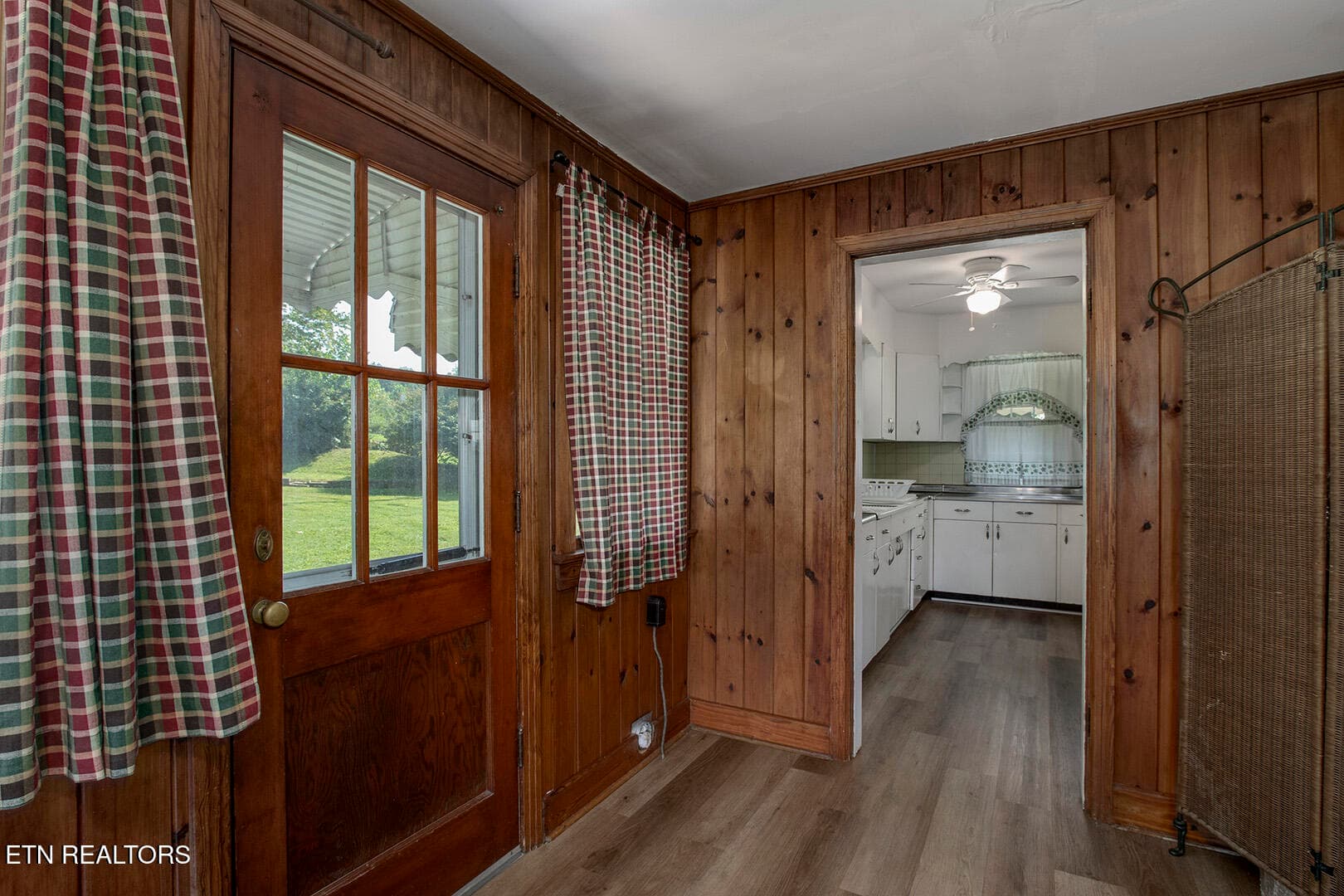 19_CourtStreet_522_SunRoom-LaundryExit - 522 Court St, Wartburg, TN 37887, Wartburg