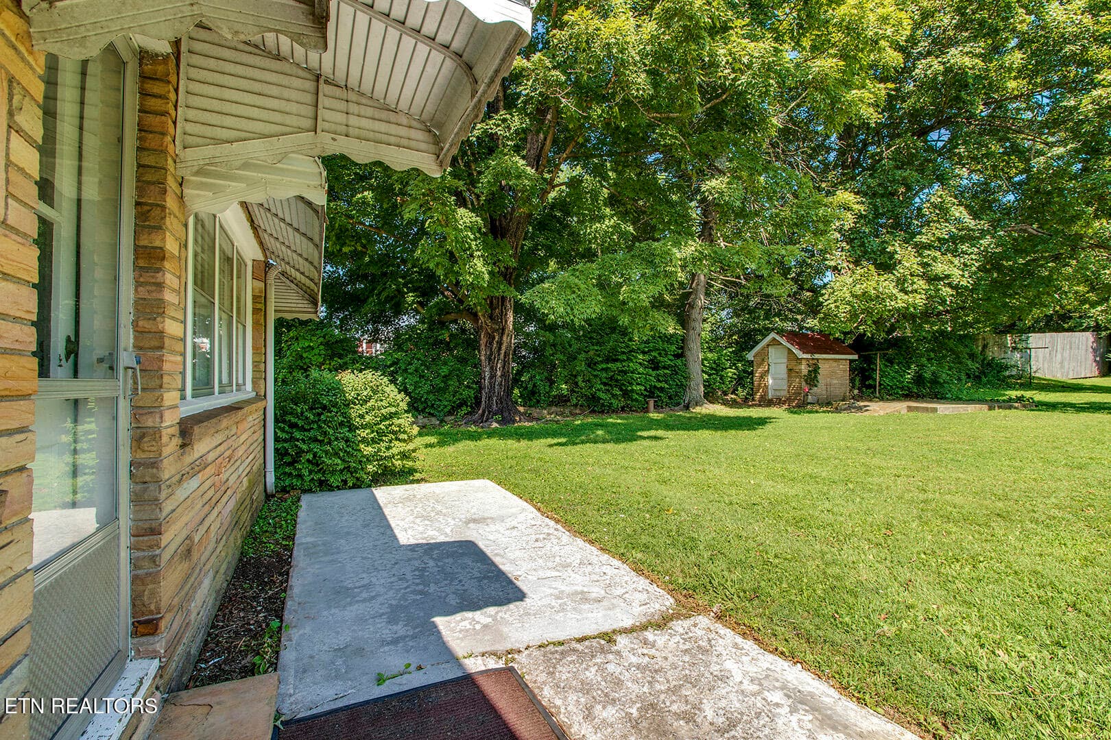 20_CourtStreet_522_Patio01 - 522 Court St, Wartburg, TN 37887, Wartburg