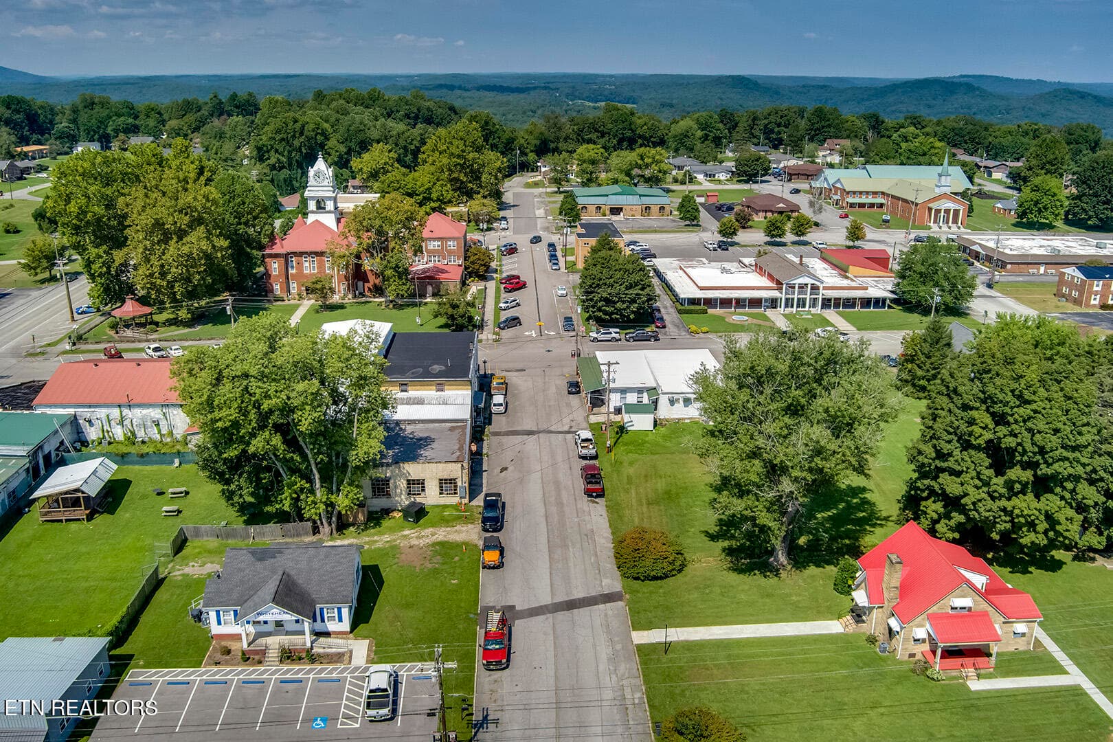 52_CourtStreet_522_CourtStreetElevated - 522 Court St, Wartburg, TN 37887, Wartburg