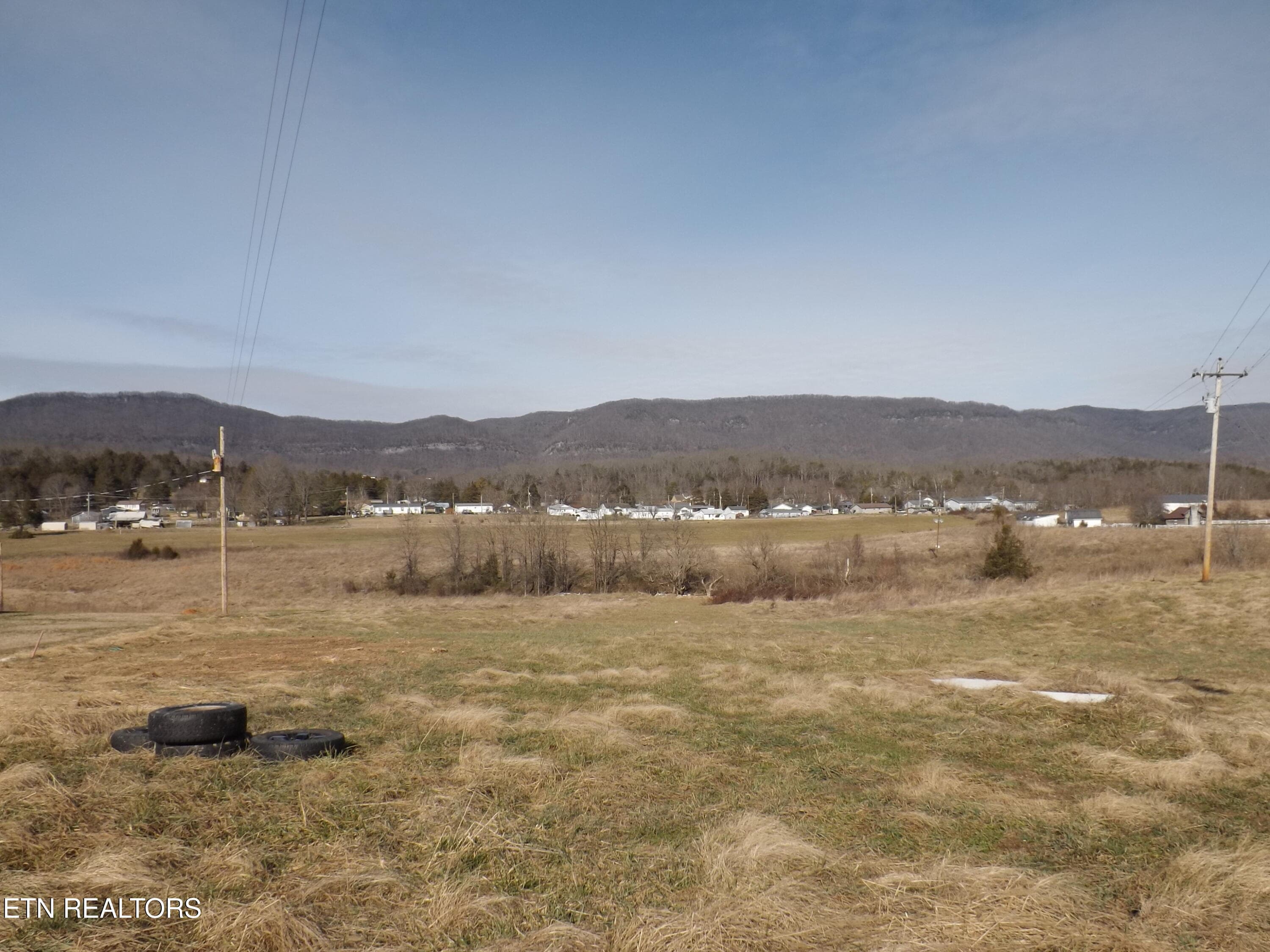 DSCF3586 - 935 Shawanee Rd, Harrogate, TN 37752