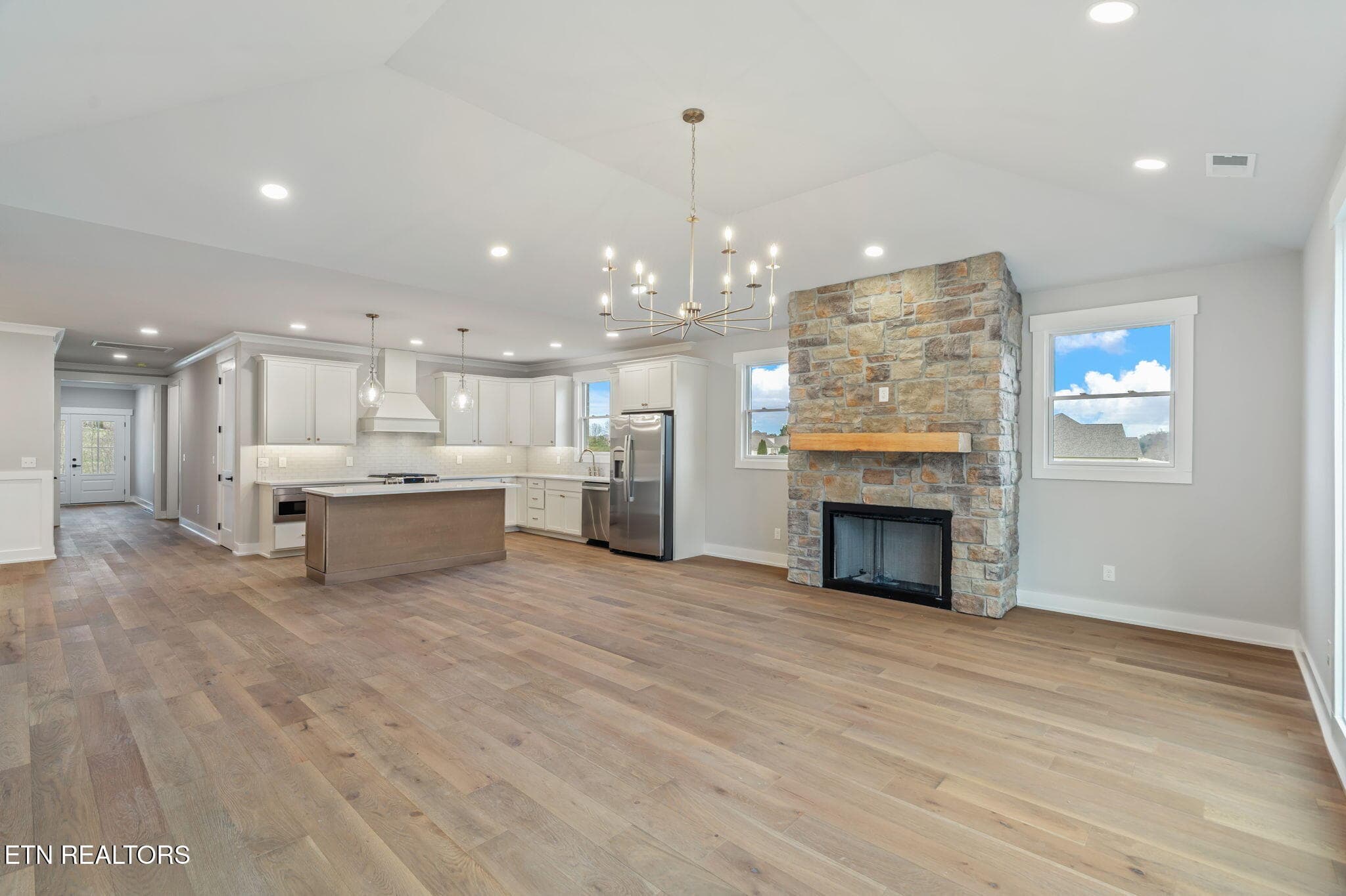 25-web-or-mls-204 Goldcrest Drive-19 - 204 Goldcrest Drive, Vonore, TN 37885