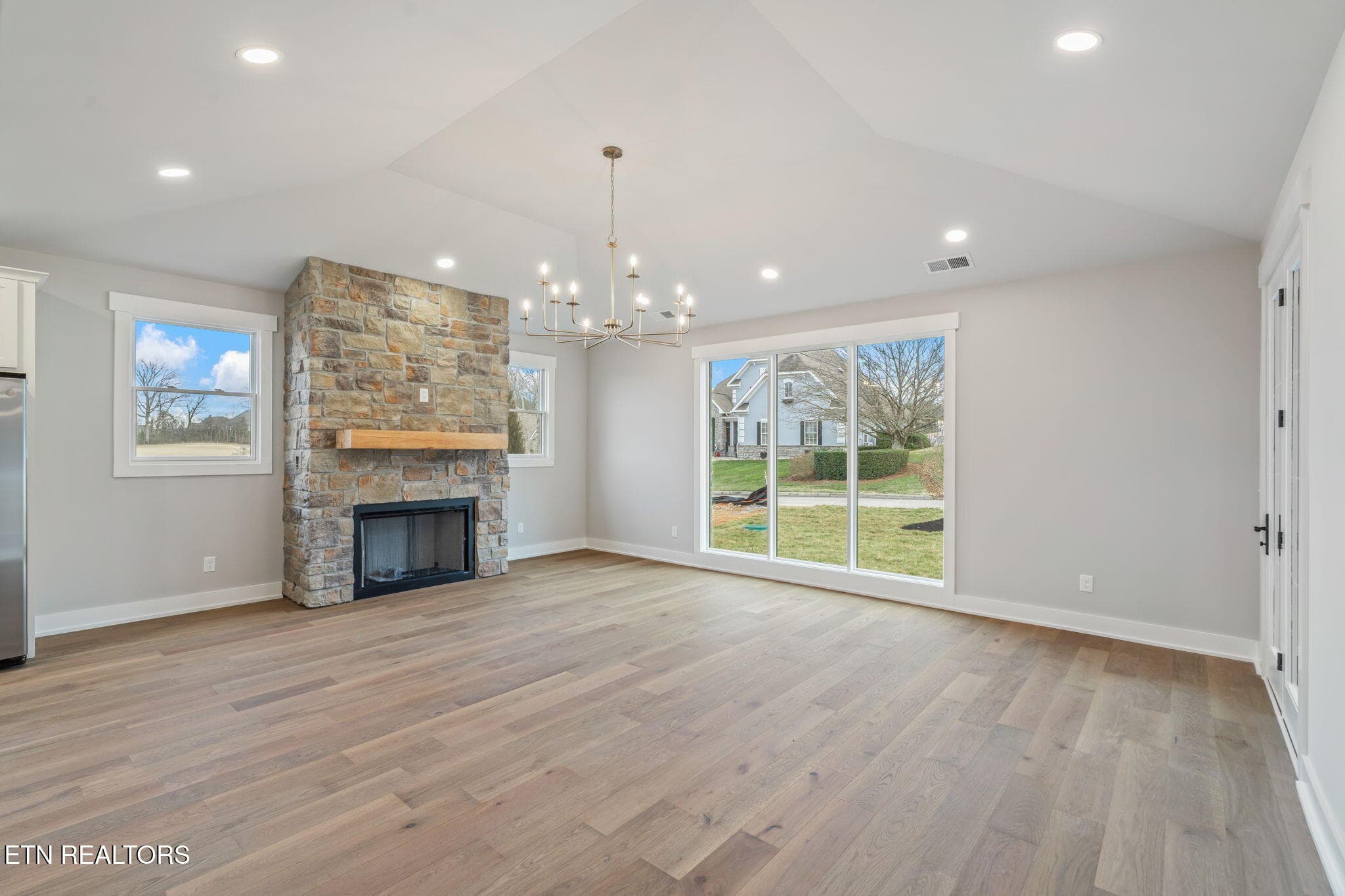 24-web-or-mls-204 Goldcrest Drive-18 - 204 Goldcrest Drive, Vonore, TN 37885