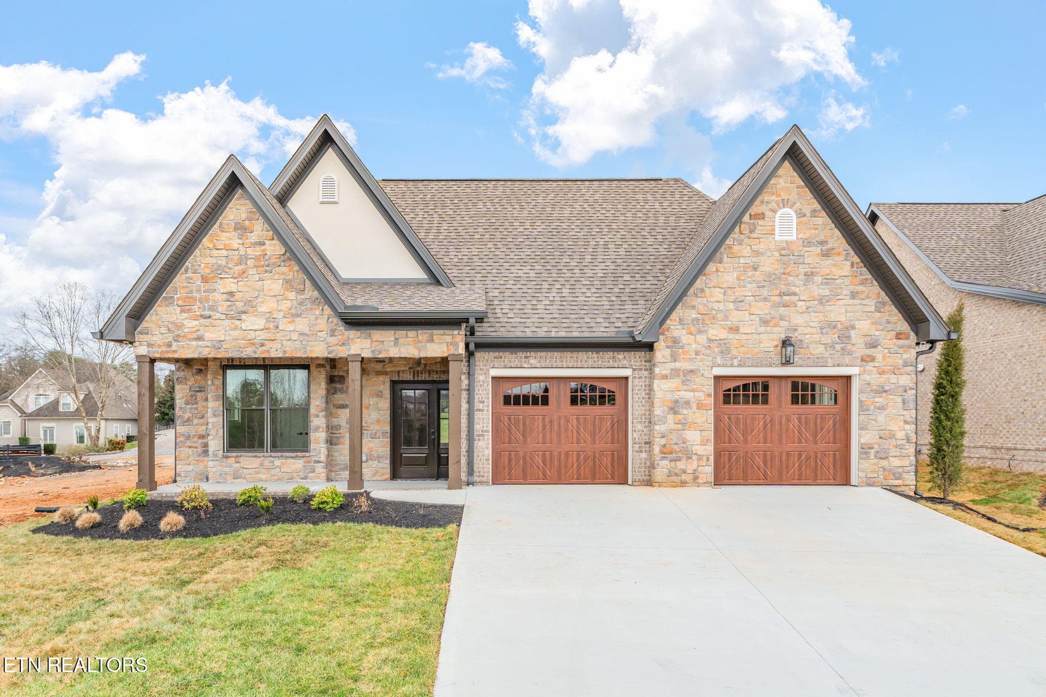204 Goldcrest Drive, Vonore, TN 37885