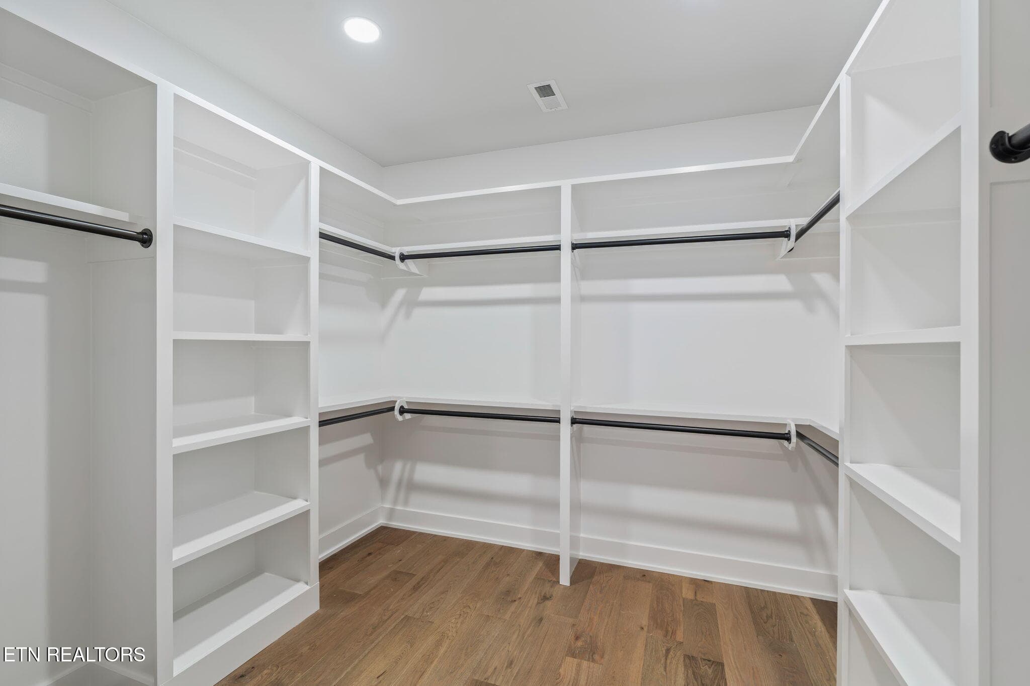 Custom Master Closet - 204 Goldcrest Drive, Vonore, TN 37885