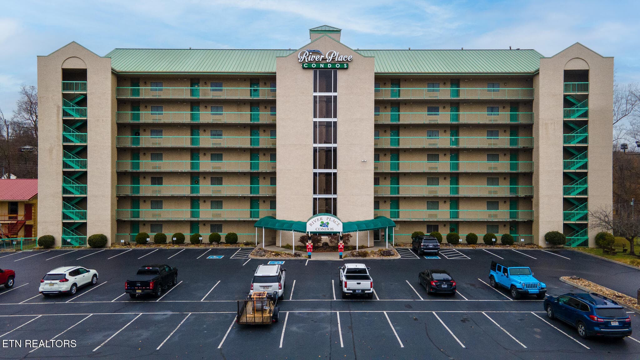 3215 N River Rd 503, Pigeon Forge, TN 37863