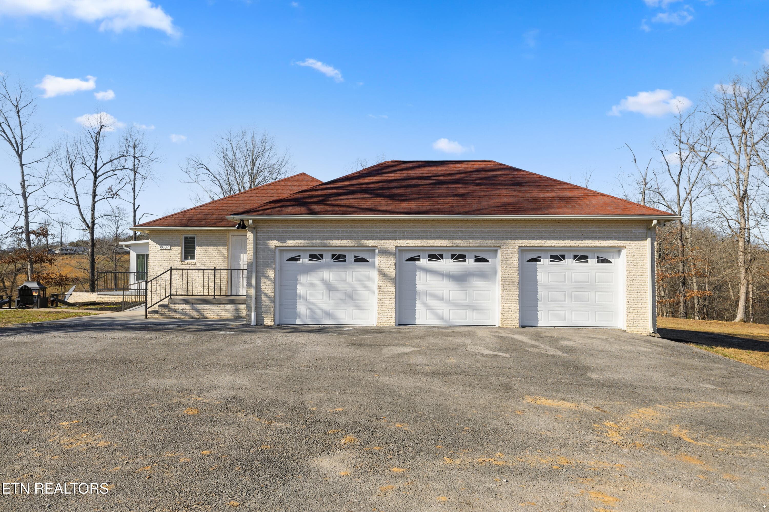 THREE CAR GARAGE - 8002 Jackson Bend Rd, Lenoir City, TN 37772