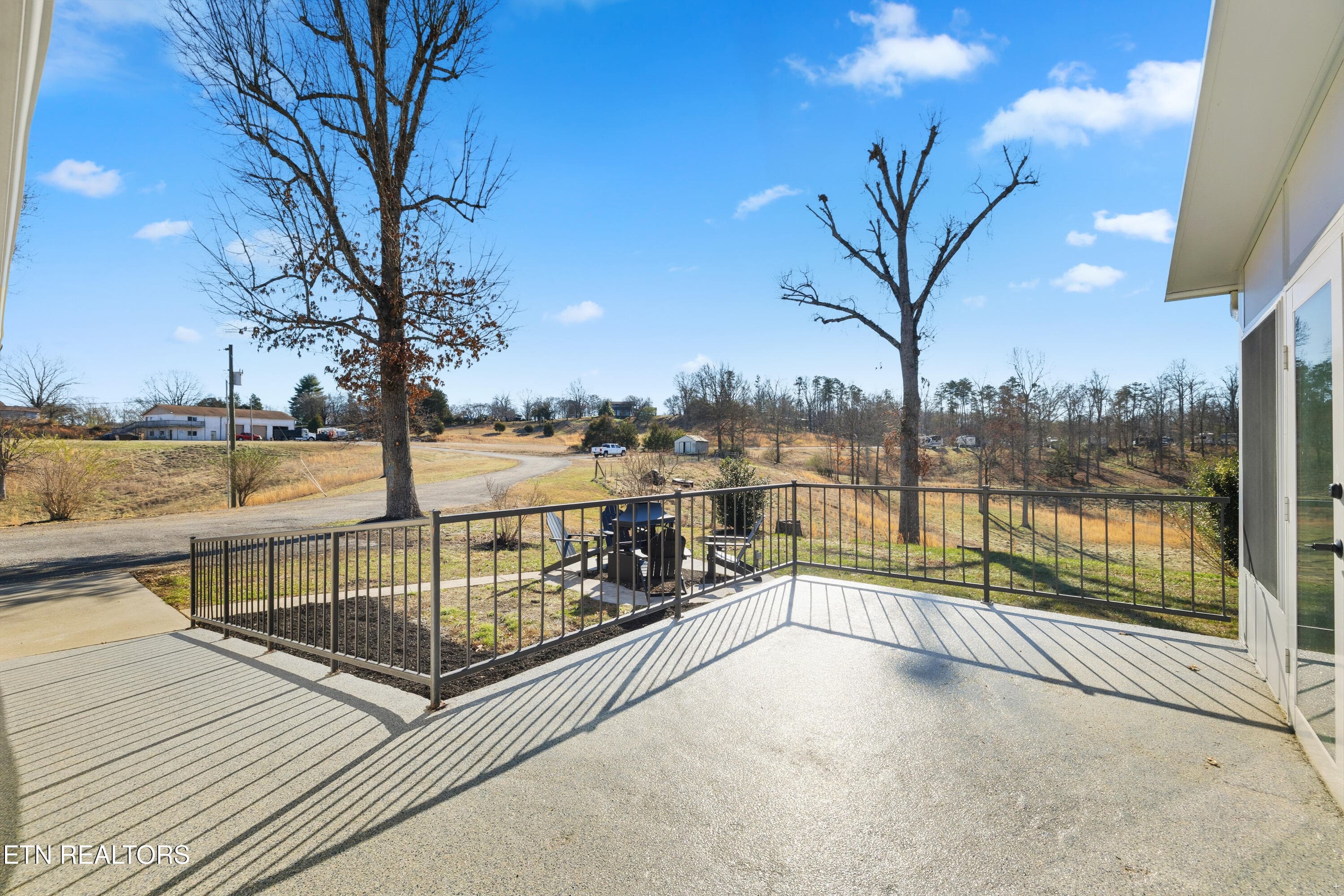 PATIO - 8002 Jackson Bend Rd, Lenoir City, TN 37772
