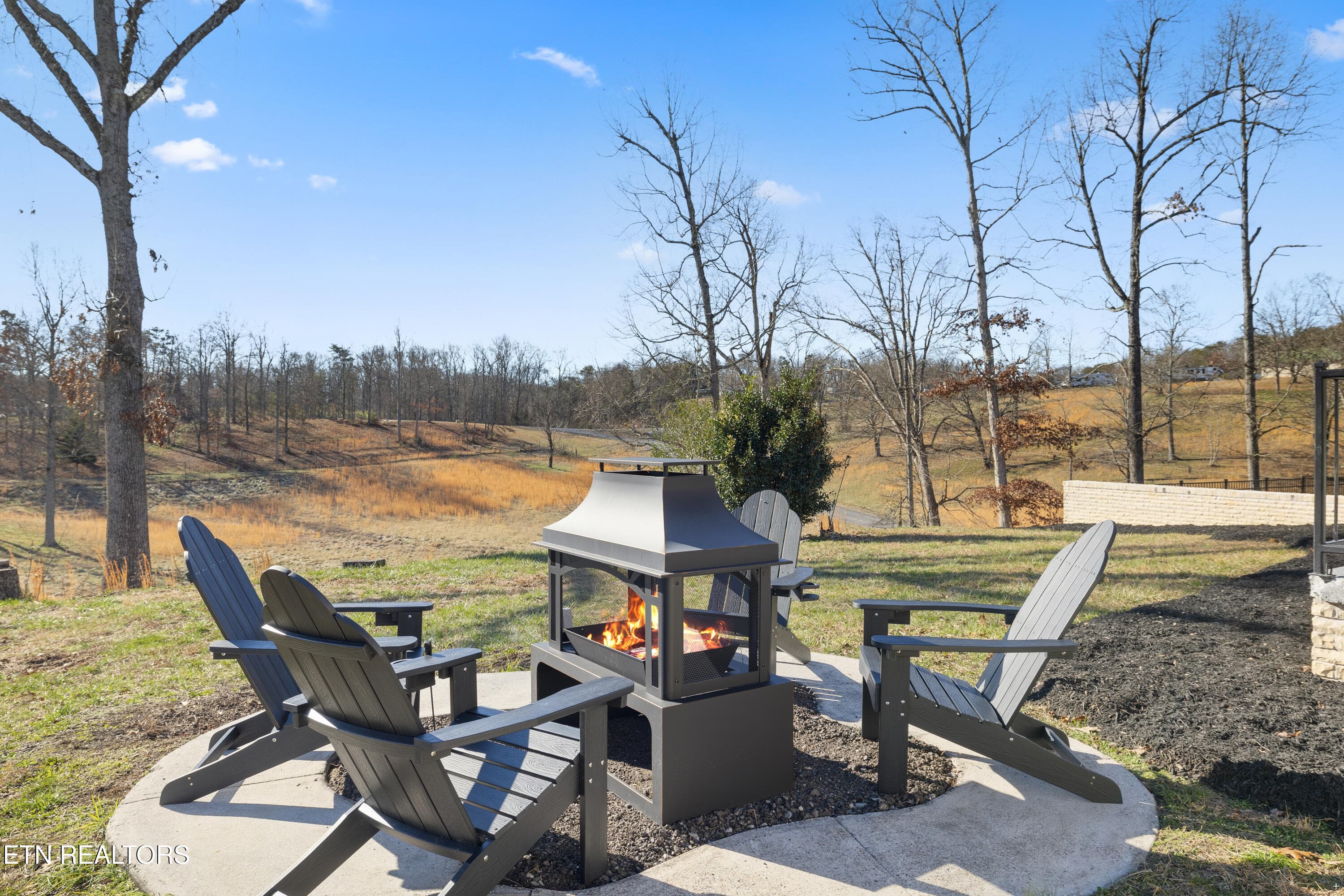 FIREPIT - 8002 Jackson Bend Rd, Lenoir City, TN 37772