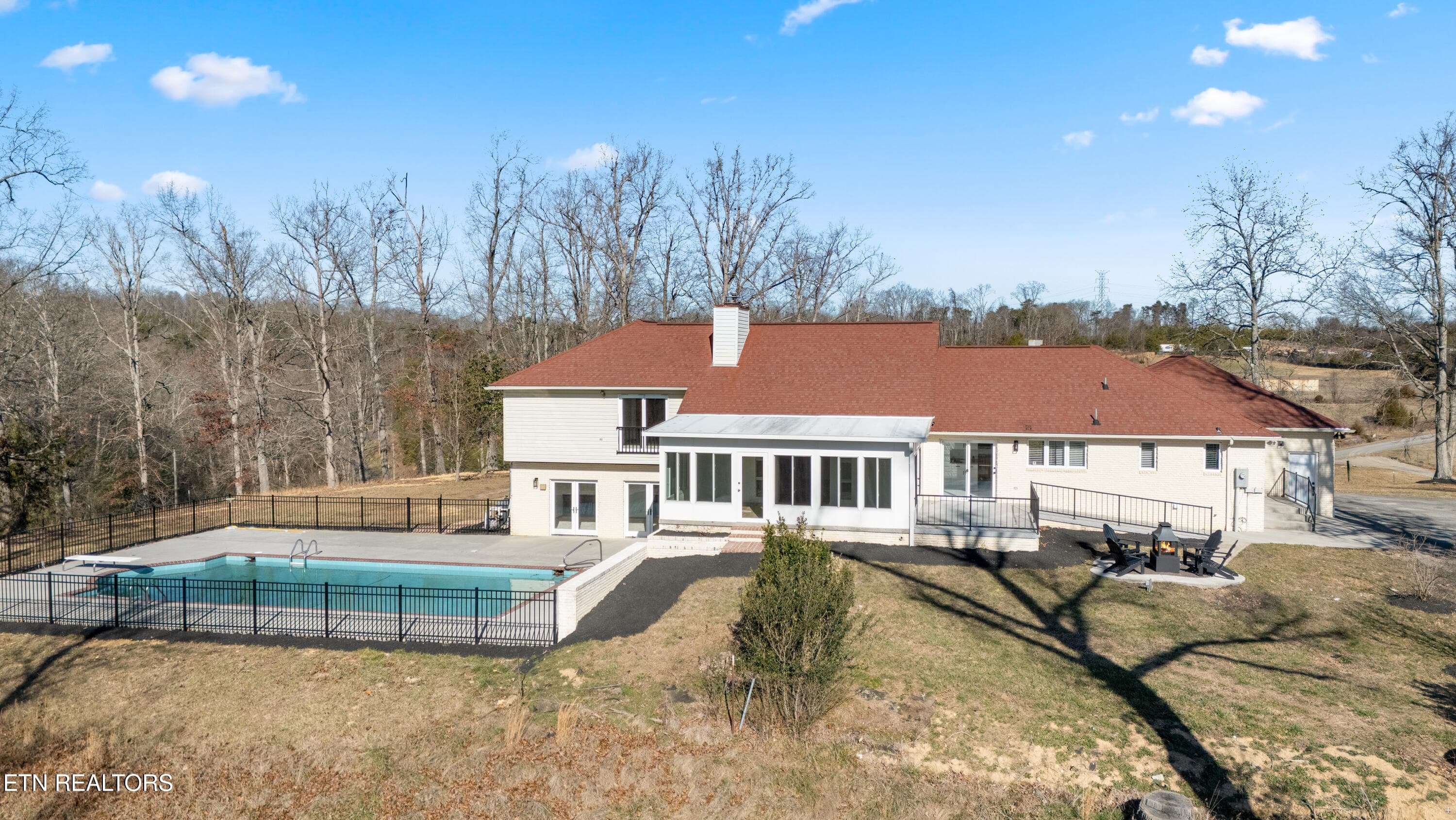 BACK/POOL - 8002 Jackson Bend Rd, Lenoir City, TN 37772