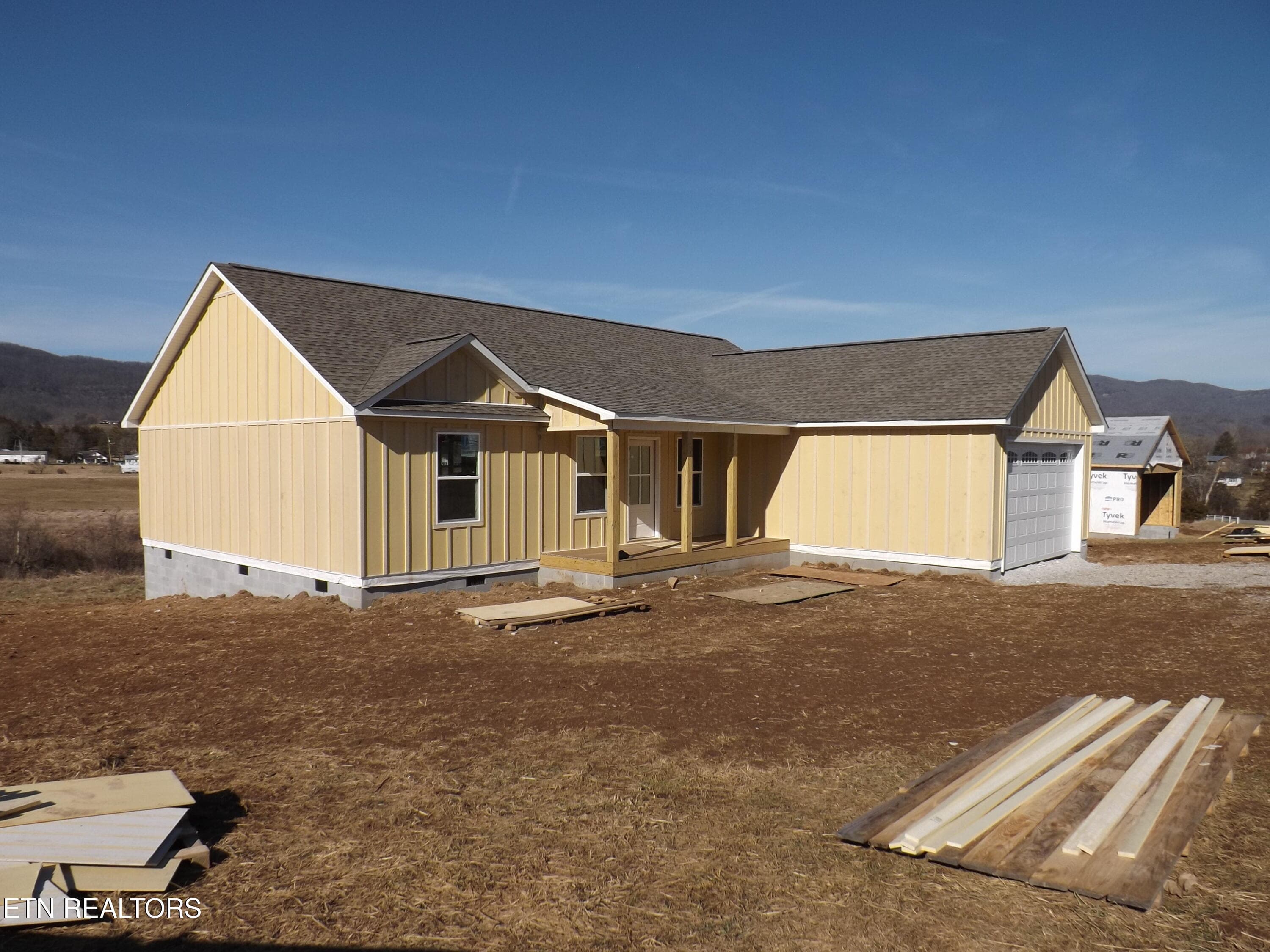 DSCF3635 - 955 Shawanee Rd, Harrogate, TN 37752