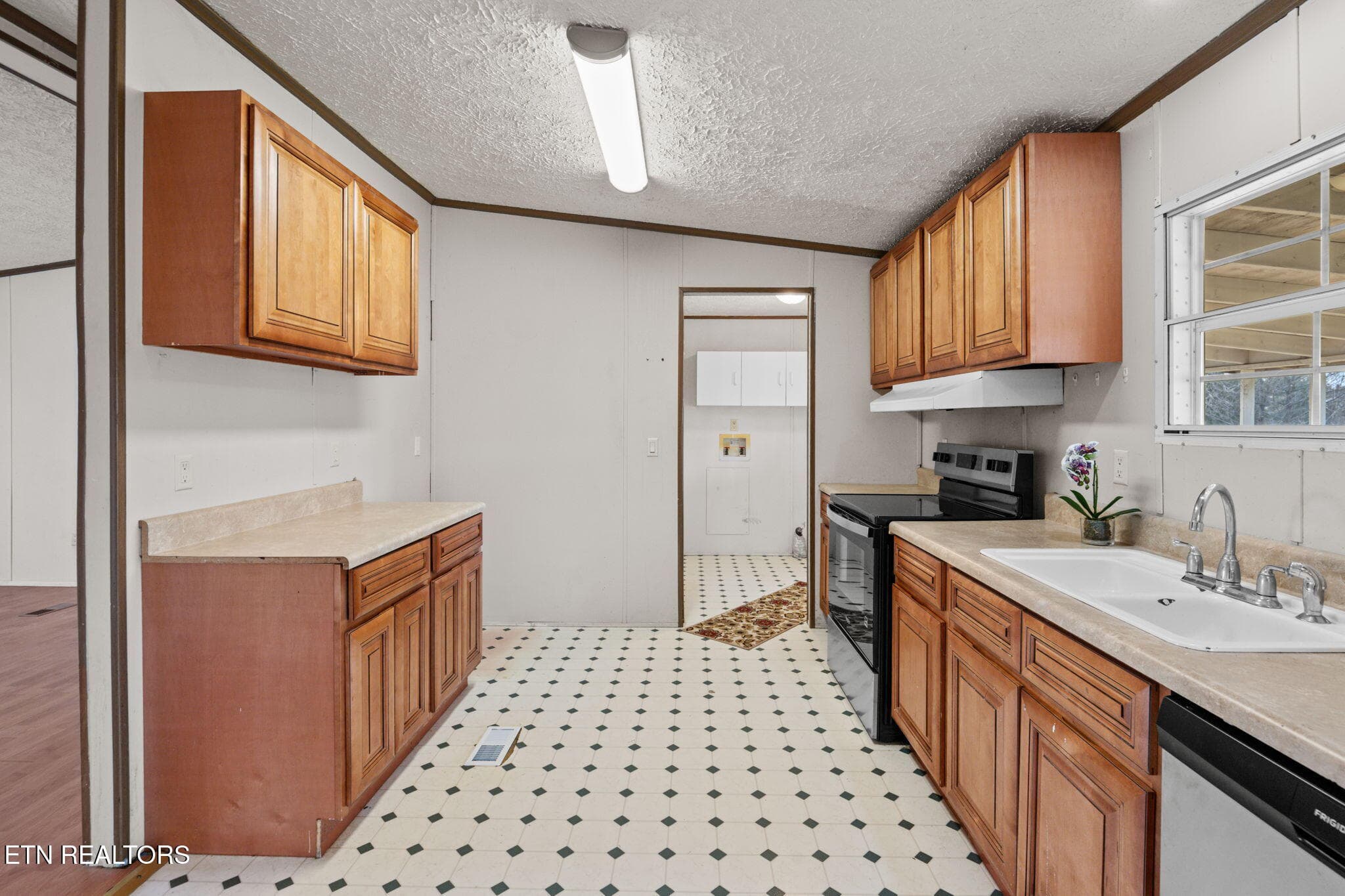 4-web-or-mls-1009 Ridge View-6126 - 1009 Ridge View Rd, Maryville, TN 37801, Maryville