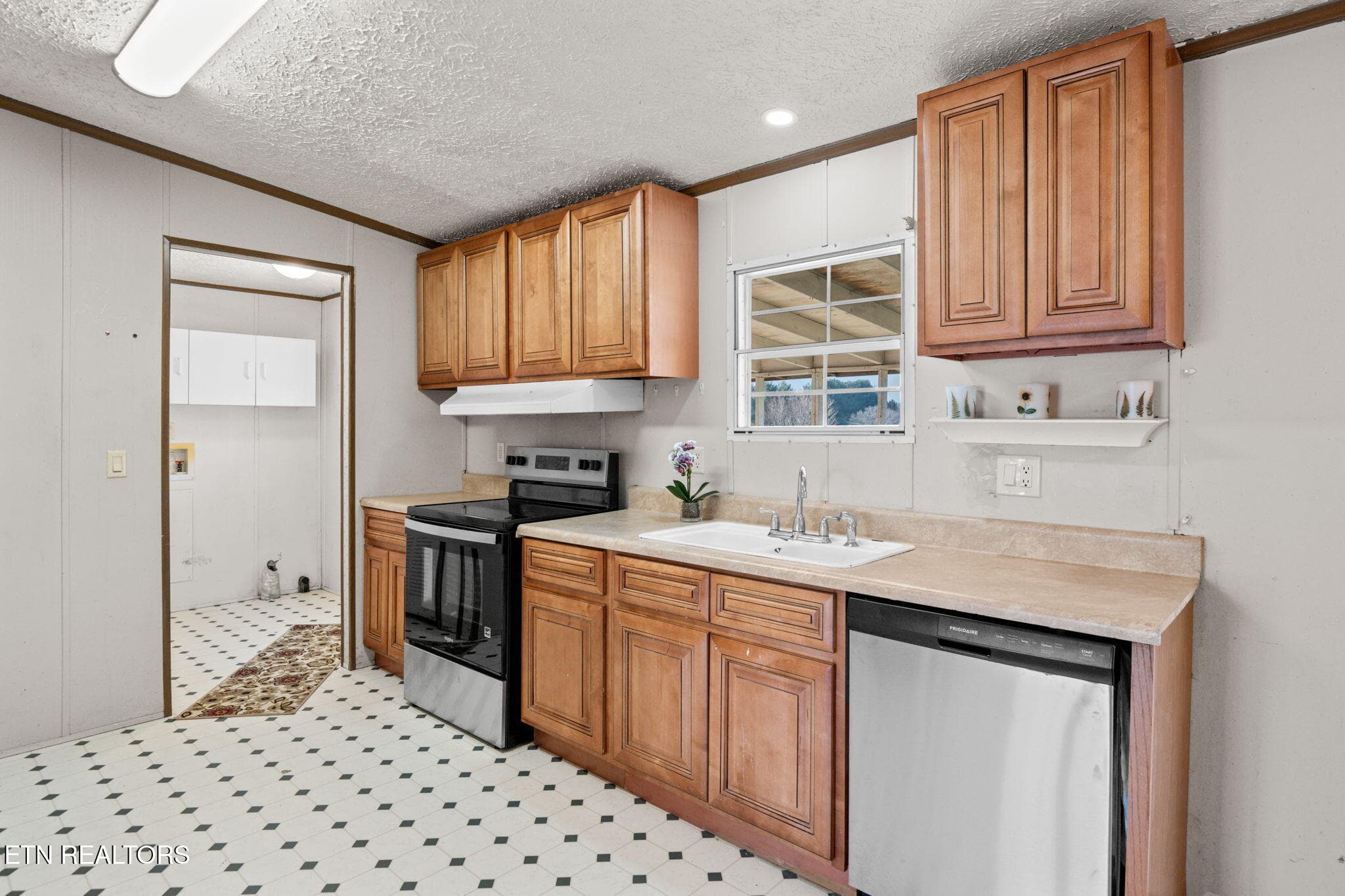 5-web-or-mls-1009 Ridge View-6131 - 1009 Ridge View Rd, Maryville, TN 37801, Maryville