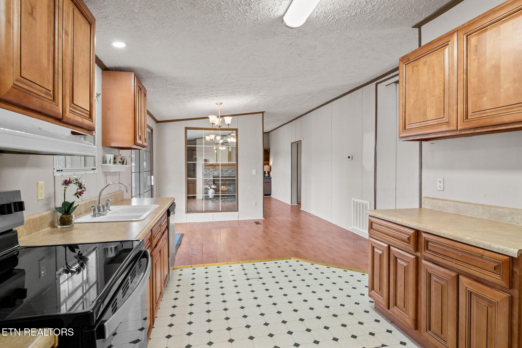 7-web-or-mls-1009 Ridge View-6141 - 1009 Ridge View Rd, Maryville, TN 37801, Maryville
