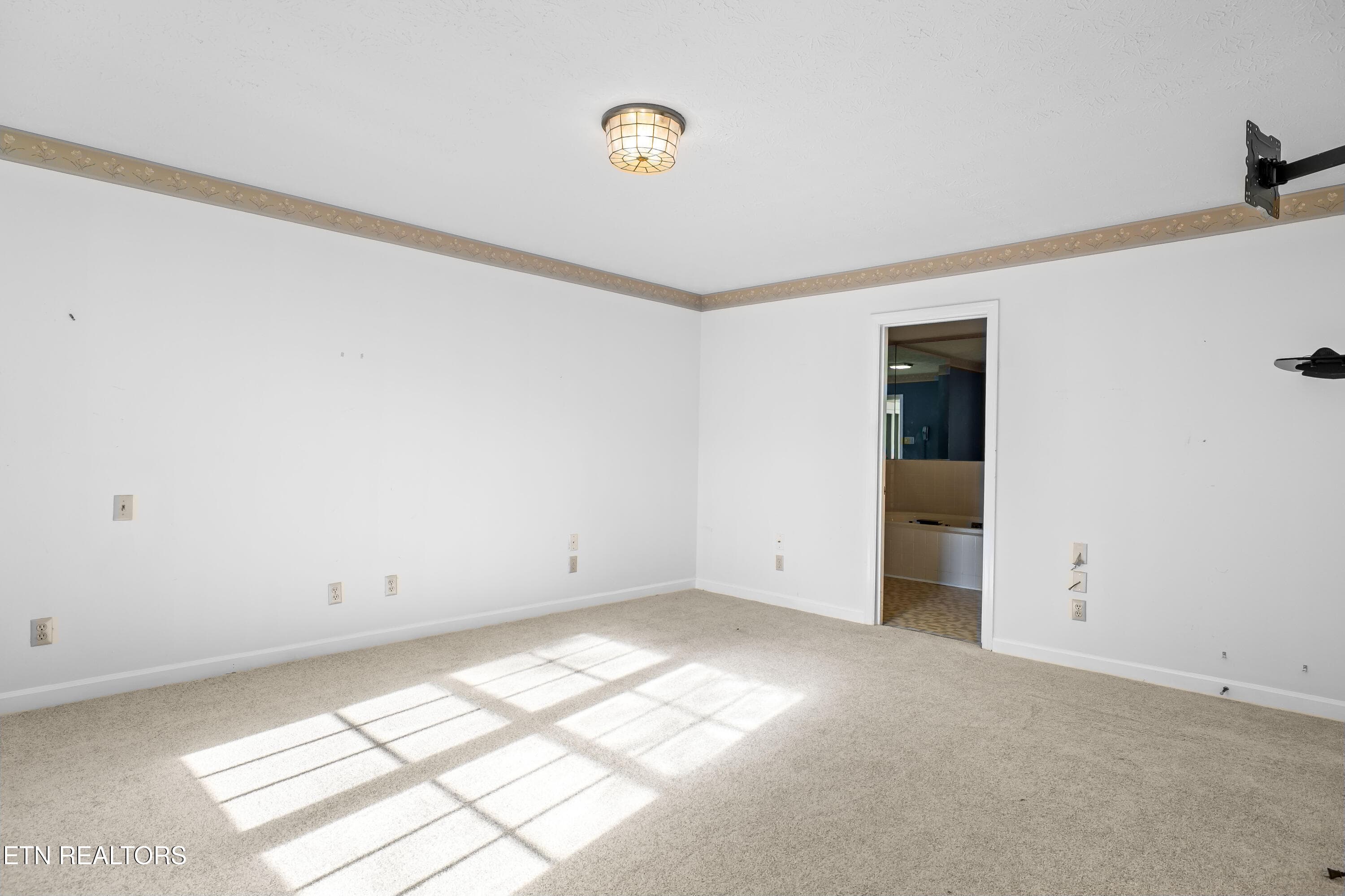 Main Level Bedroom - 905 Glennshire Drive, Knoxville, TN 37923, Knoxville