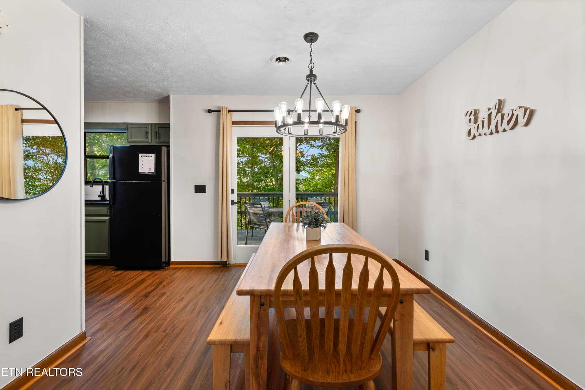 Pinecrest Townhomes - 121-05 - 3729 Plaza Way 121-126, Pigeon Forge, TN 37863