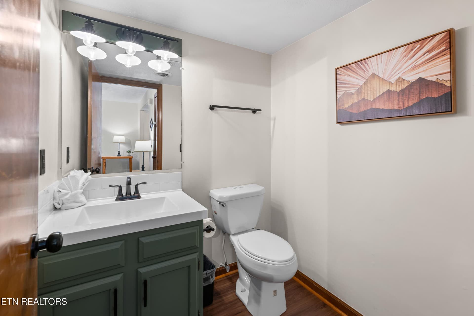 Pinecrest Townhomes - 121-07 - 3729 Plaza Way 121-126, Pigeon Forge, TN 37863