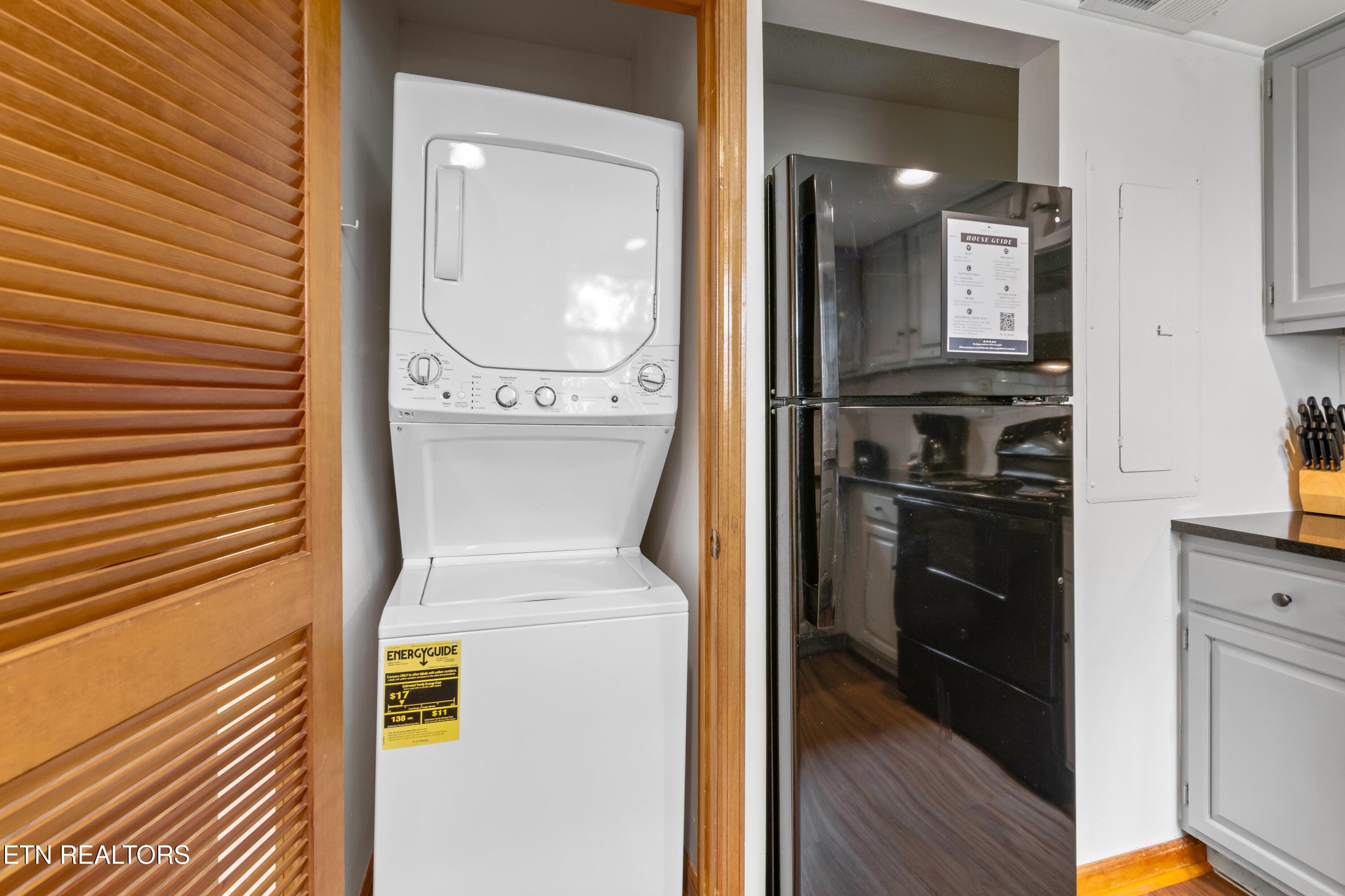 Pinecrest Townhomes - 141-15 - 3729 Plaza Way 141, Pigeon Forge, TN 37863