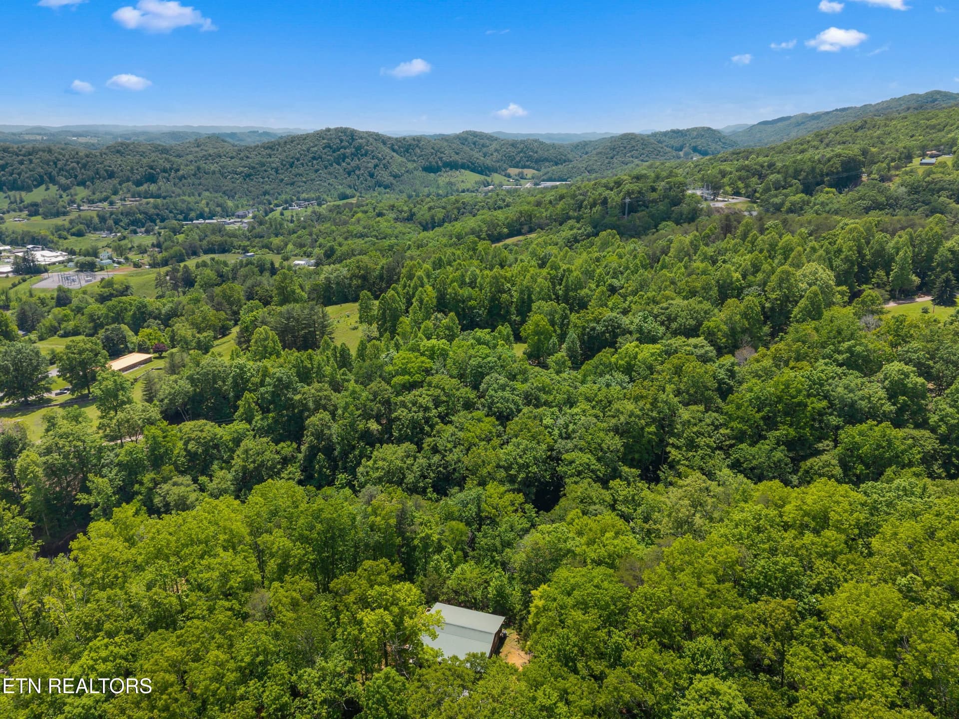 021-236BeechStreet-Sneedville-TN-37869-S - 236 Beech St, Sneedville, TN 37869
