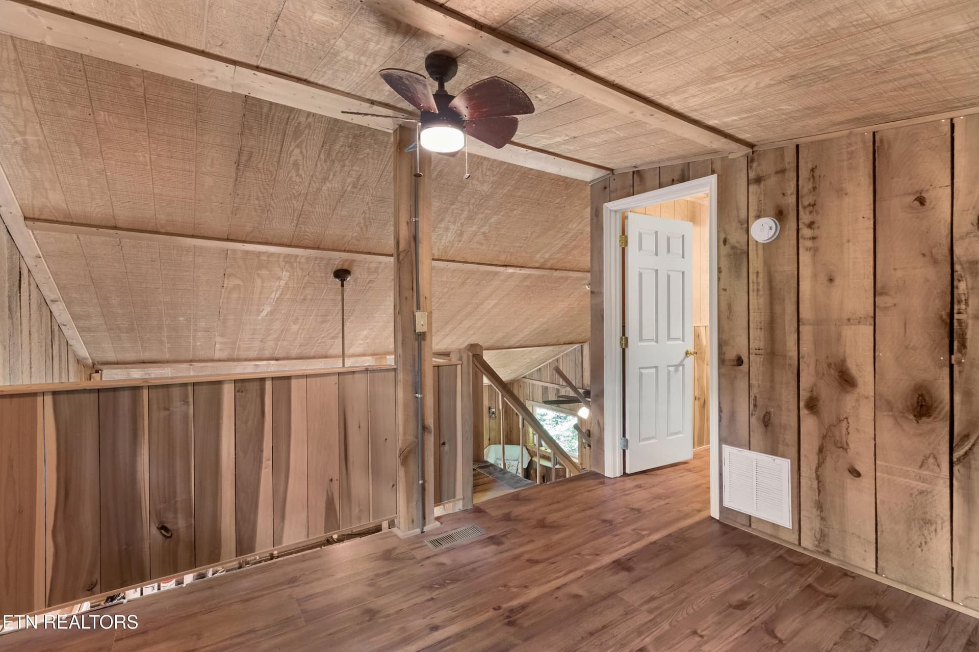 085-236BeechStreet-Sneedville-TN-37869-S - 236 Beech St, Sneedville, TN 37869