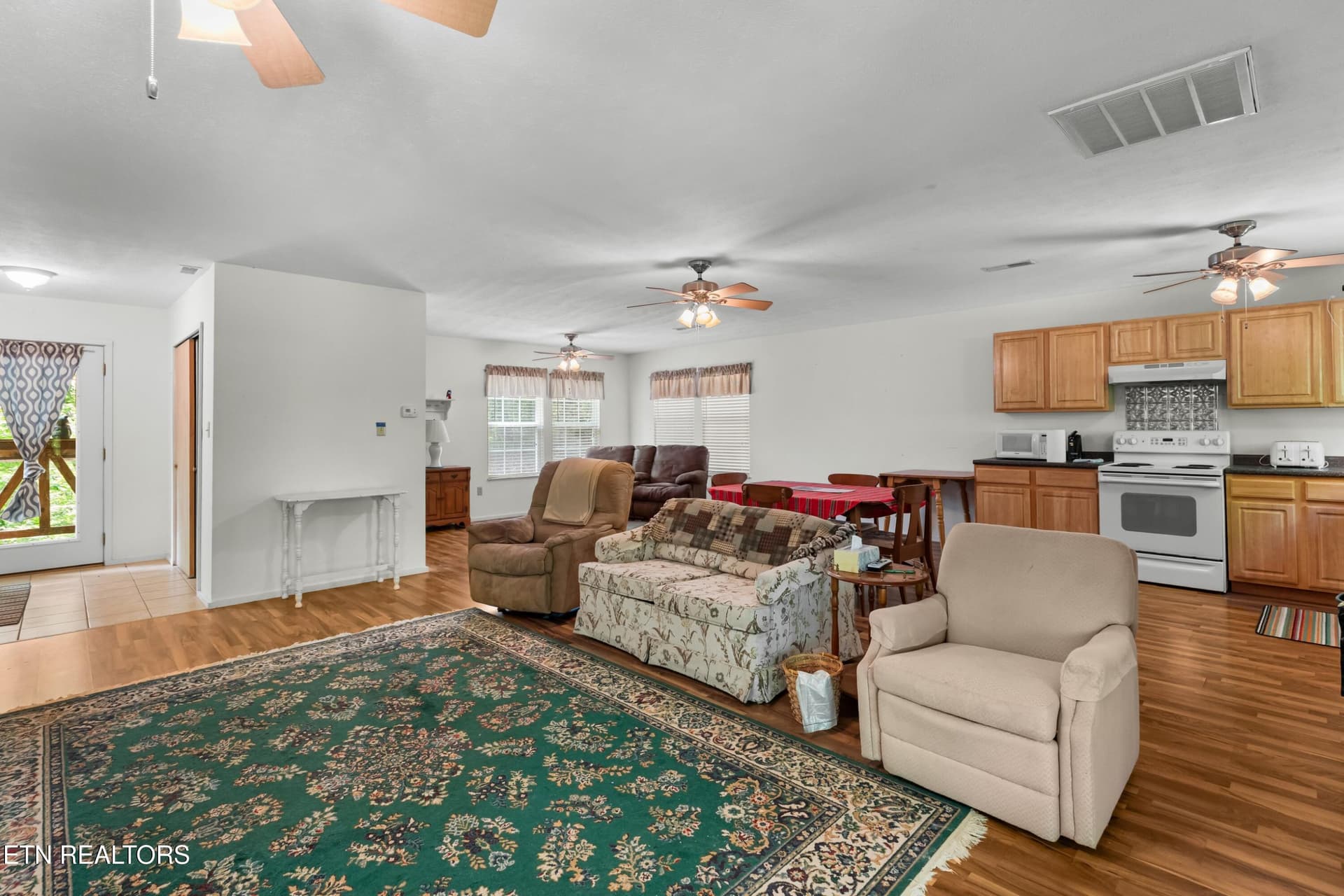 090-236BeechStreet-Sneedville-TN-37869-S - 236 Beech St, Sneedville, TN 37869