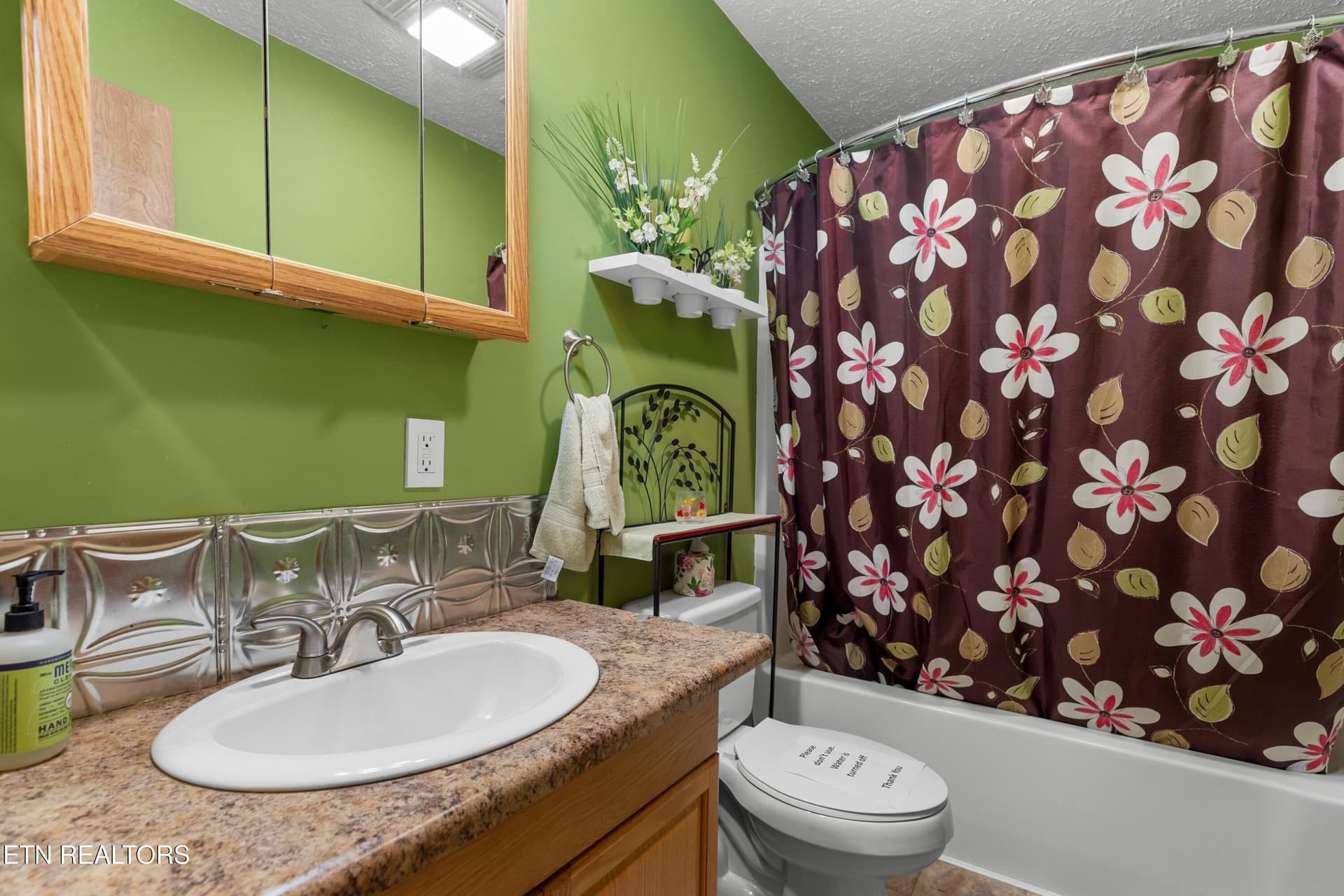 068-236BeechStreet-Sneedville-TN-37869-S - 236 Beech St, Sneedville, TN 37869
