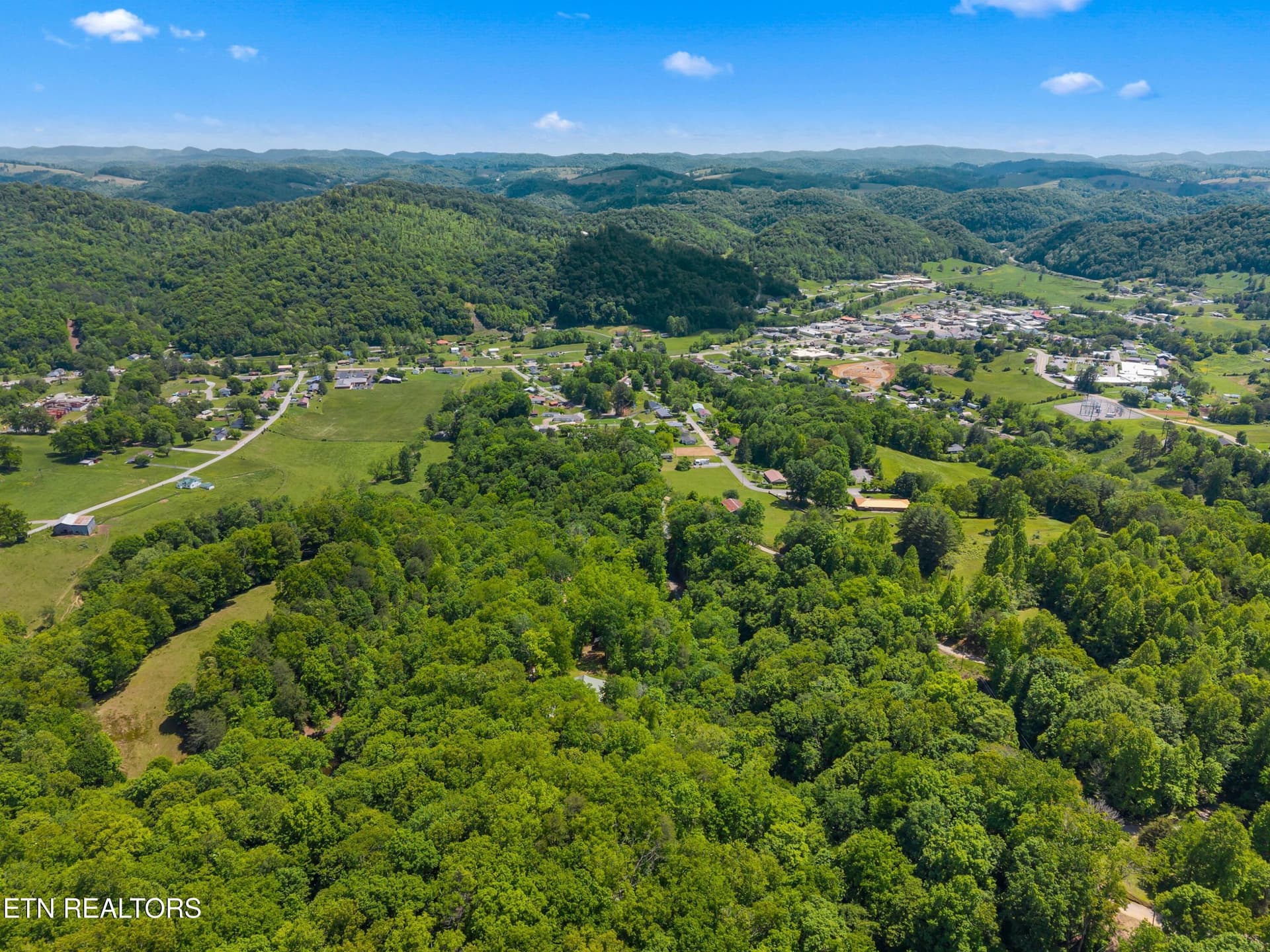 023-236BeechStreet-Sneedville-TN-37869-S - 236 Beech St, Sneedville, TN 37869