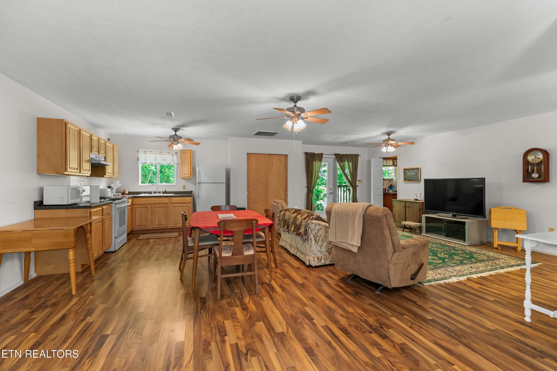 092-236BeechStreet-Sneedville-TN-37869-S - 236 Beech St, Sneedville, TN 37869