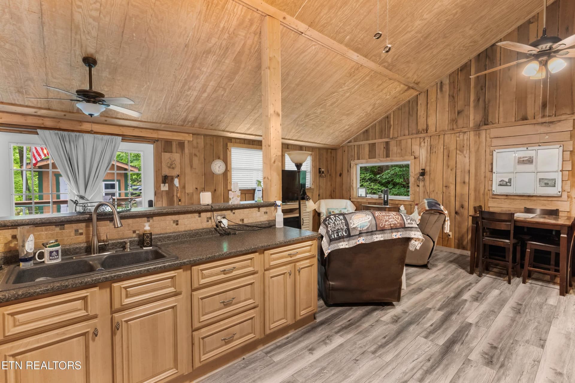 075-236BeechStreet-Sneedville-TN-37869-S - 236 Beech St, Sneedville, TN 37869