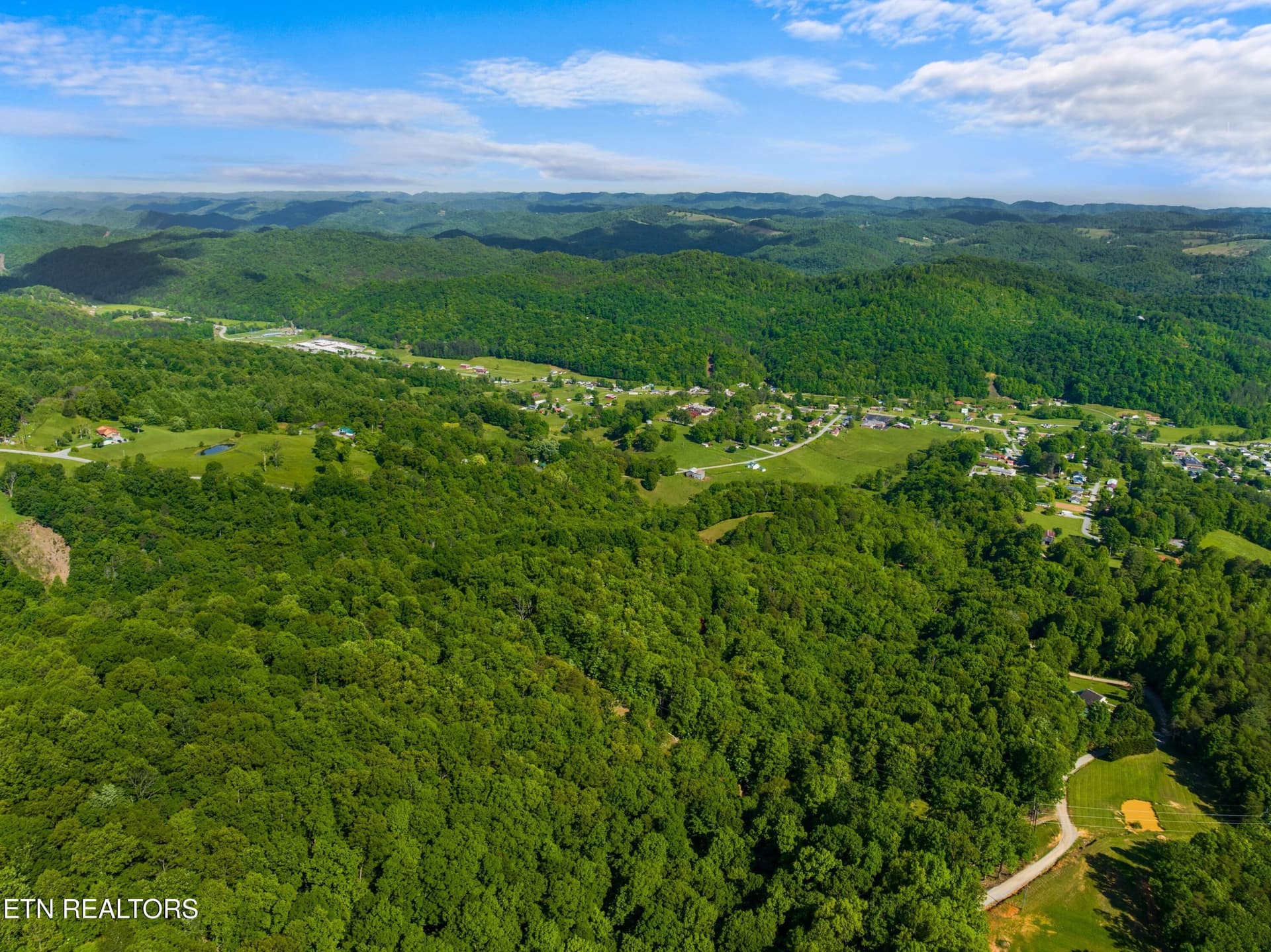 052-236BeechStreet-Sneedville-TN-37869-S - 236 Beech St, Sneedville, TN 37869