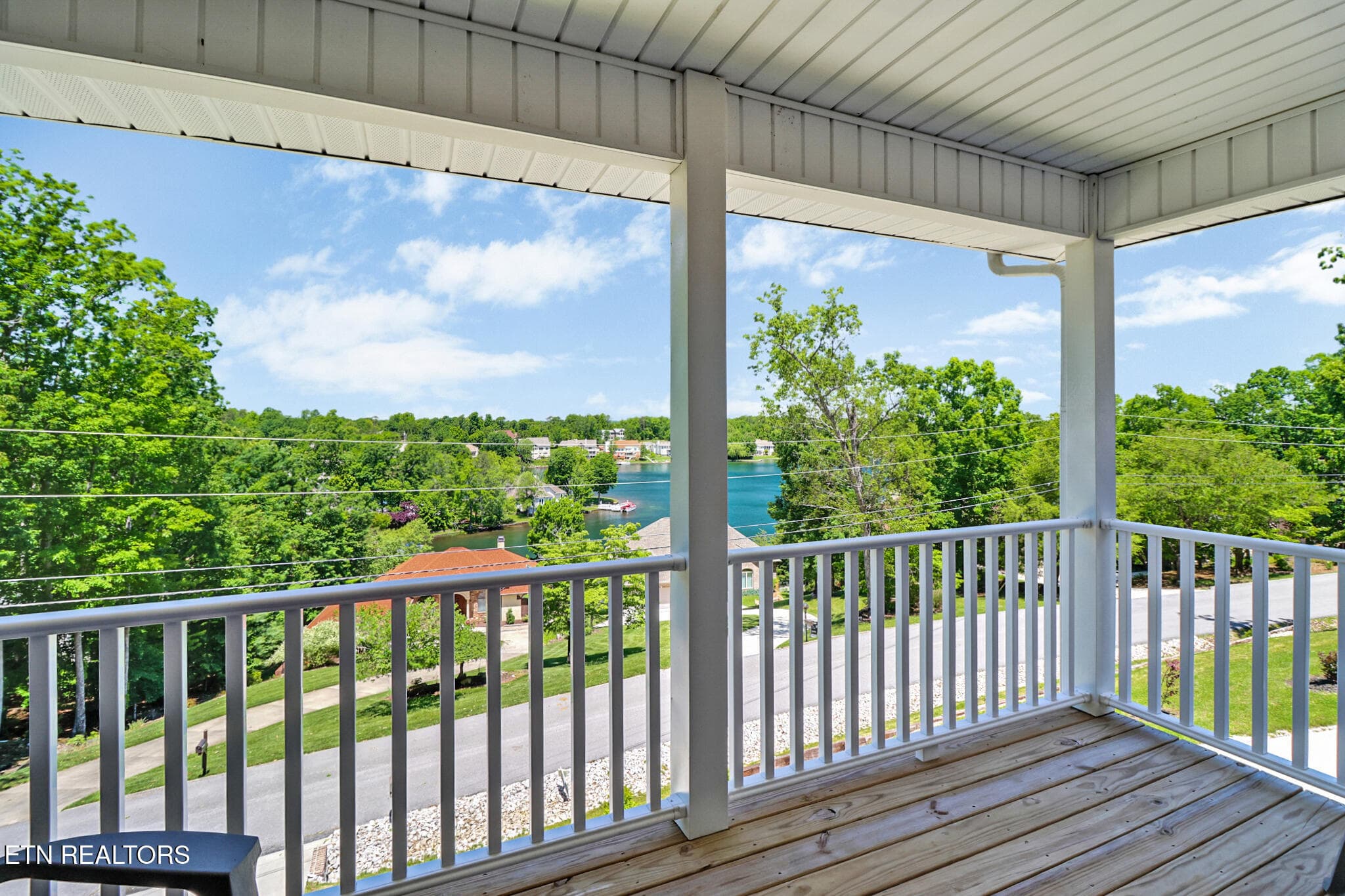 Front deck - 38 Markham Terrace, Crossville, TN 38558