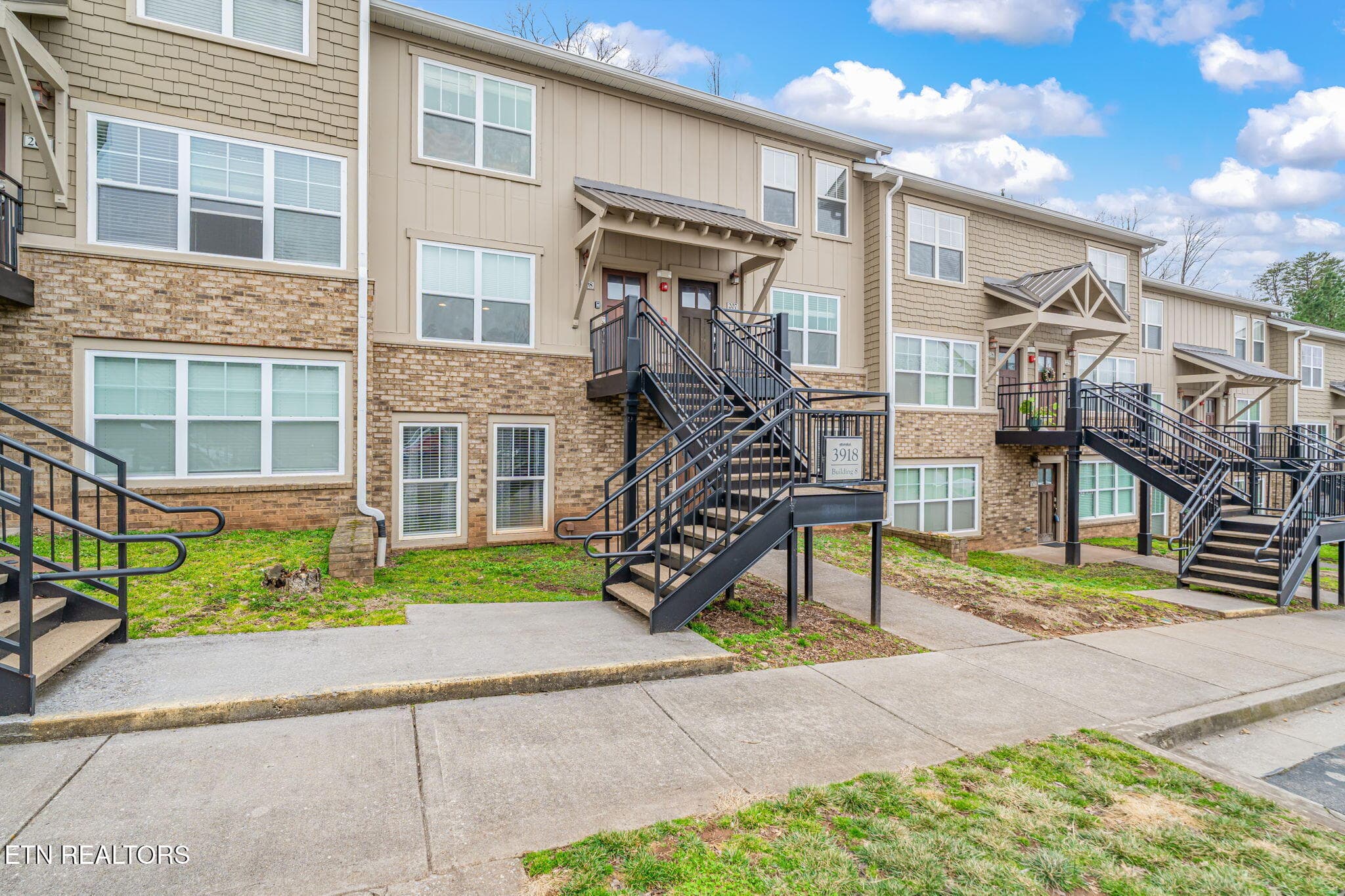 2-web-or-mls-3918 Cherokee Woods Way #10 - 3918 Cherokee Woods Way 104, Knoxville, TN 37920, Knoxville