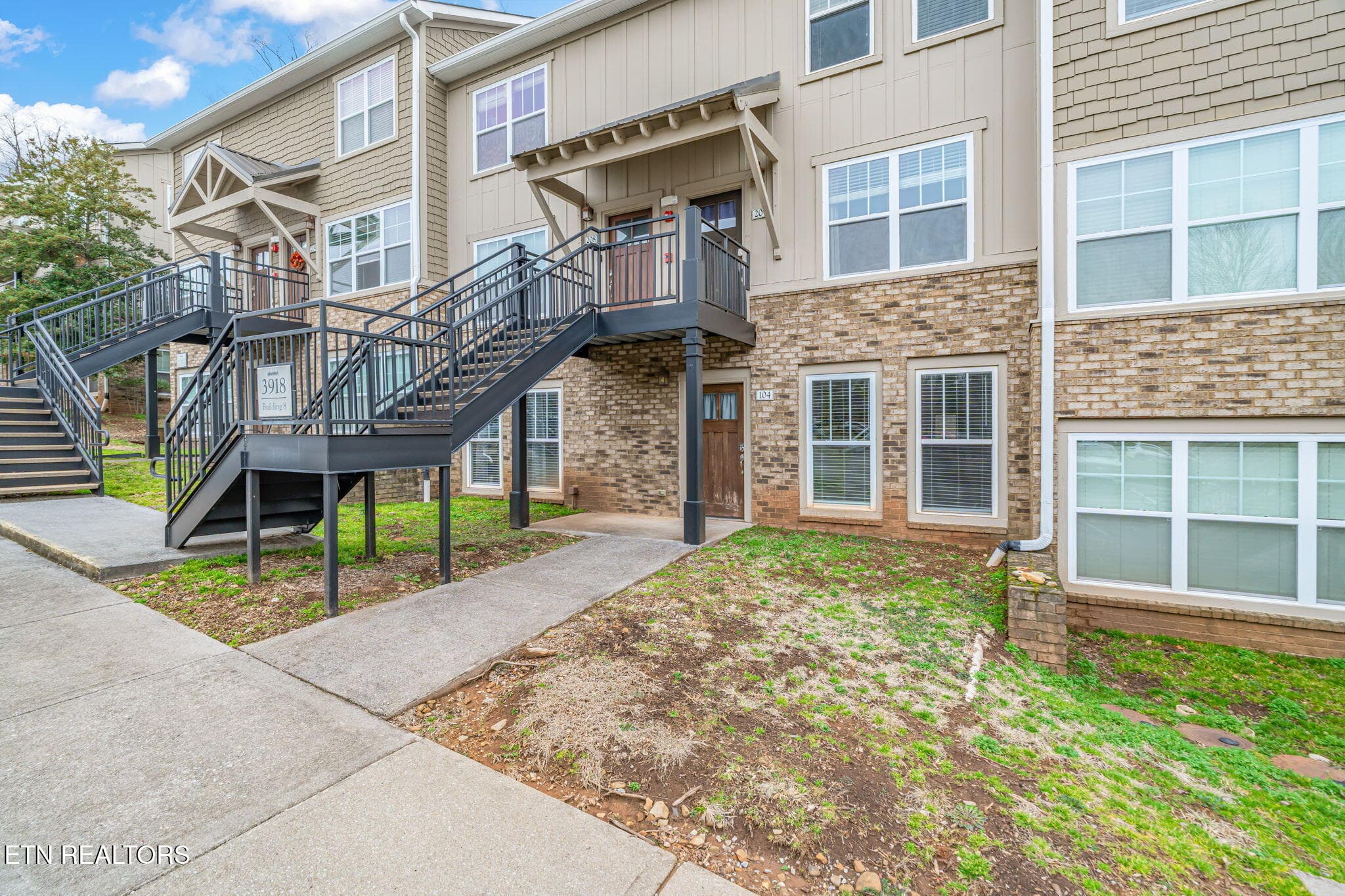 3-web-or-mls-3918 Cherokee Woods Way #10 - 3918 Cherokee Woods Way 104, Knoxville, TN 37920, Knoxville
