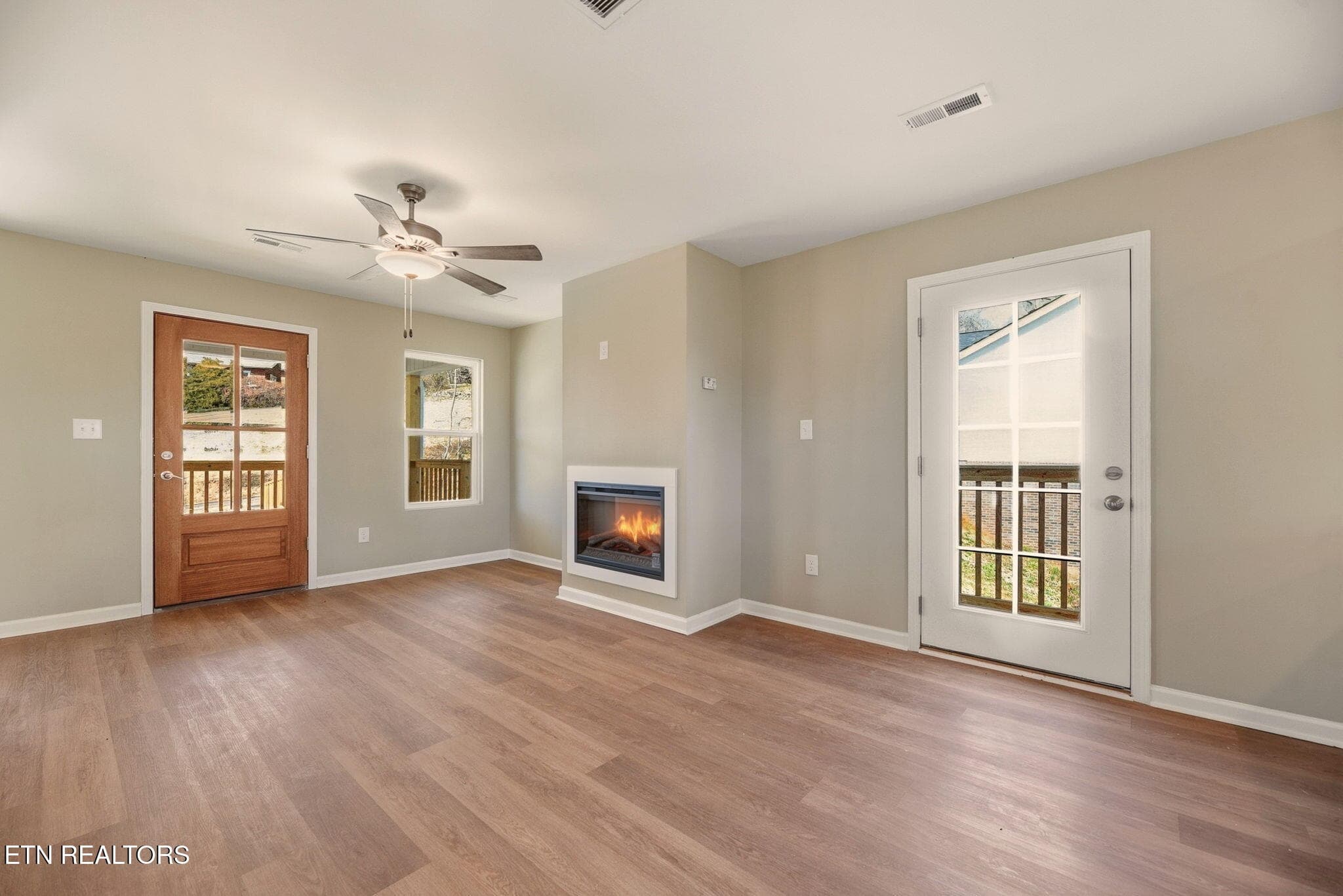 8-web-or-mls-Clfrn136 (20)_with_fire - 136 California Ave, Oak Ridge, TN 37830