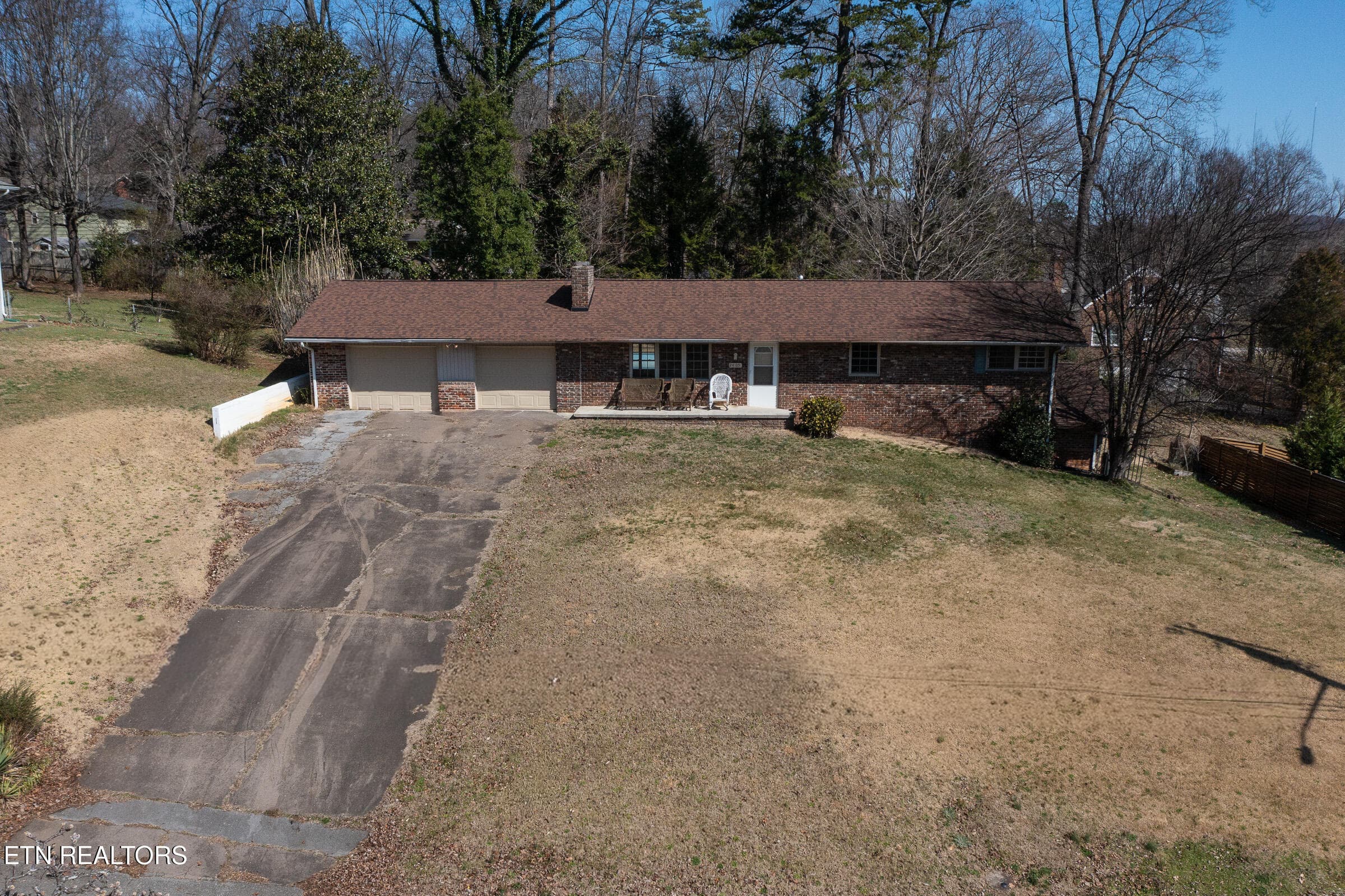 JBP_Monterey2405_2400px-2 - 2405 Monterey Rd, Knoxville, TN 37912