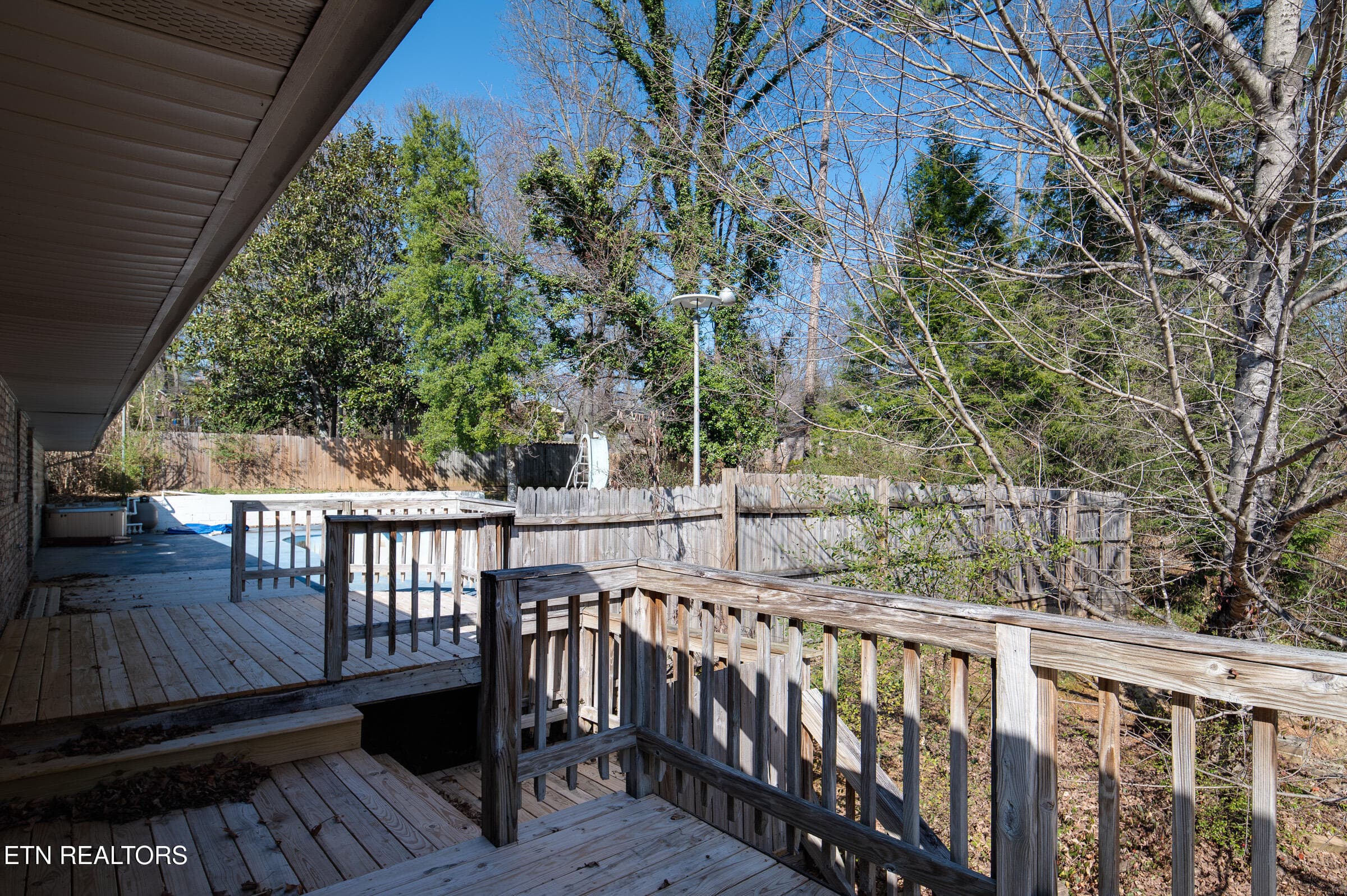 JBP_Monterey2405_2400px-12 - 2405 Monterey Rd, Knoxville, TN 37912