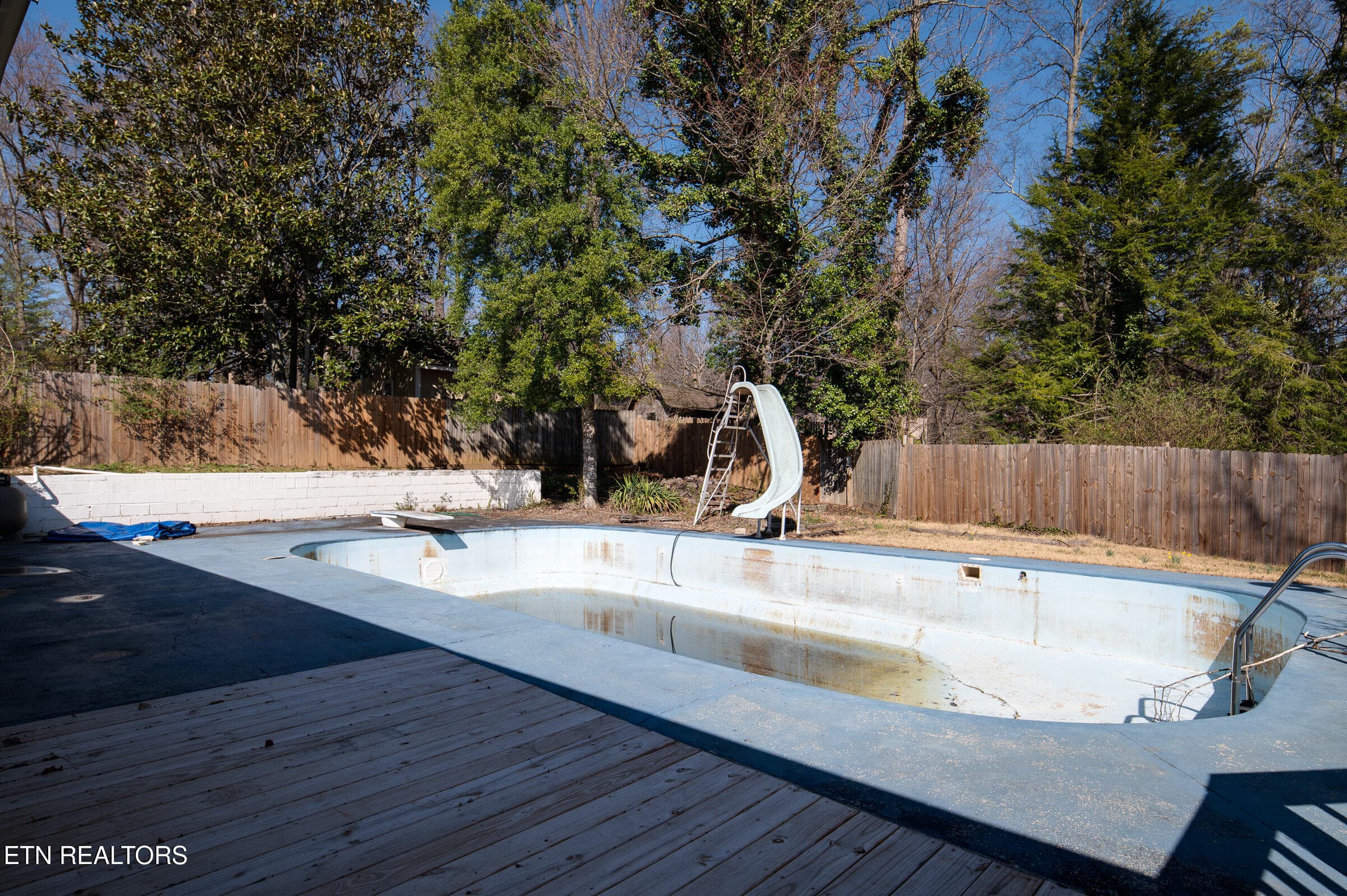 JBP_Monterey2405_2400px-13 - 2405 Monterey Rd, Knoxville, TN 37912